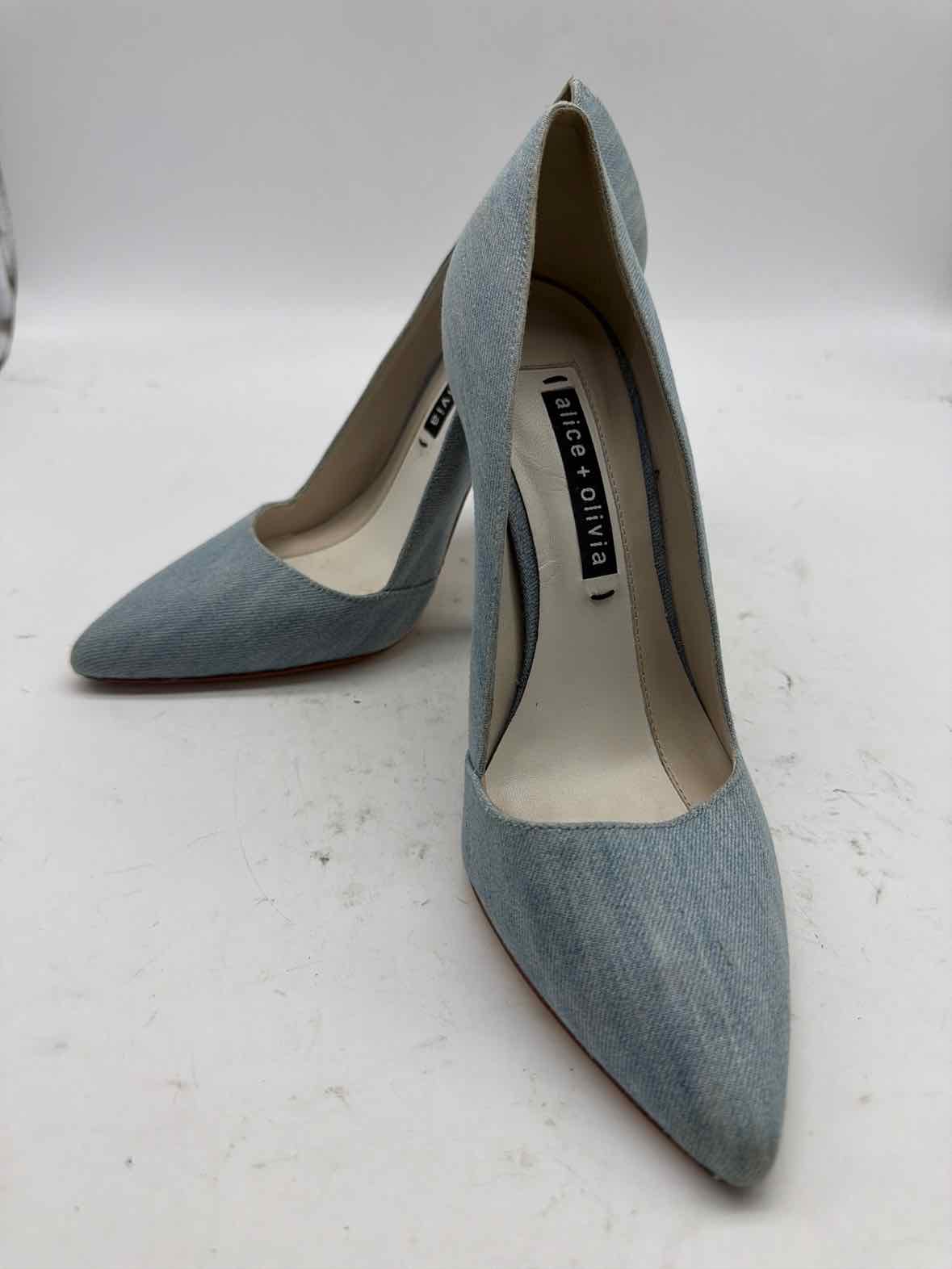 Pre-Owned Alice + Olivia Blue Size 8.5 Denim Pump Heels | True Fashionistas.