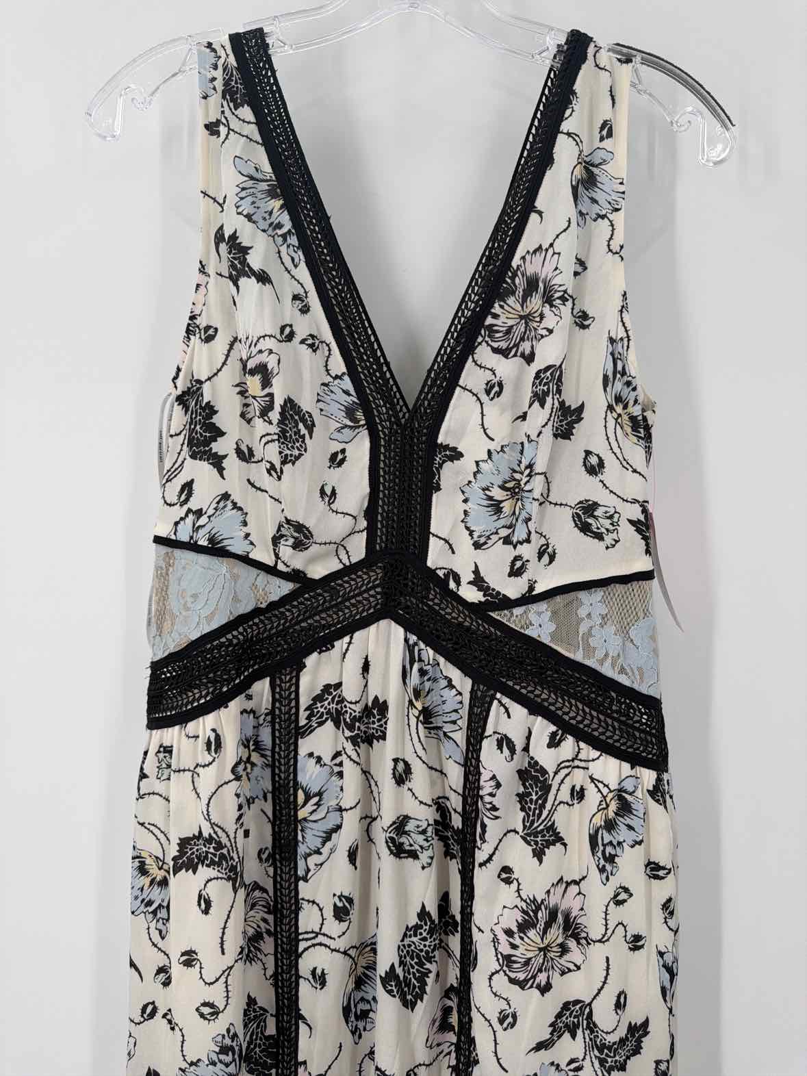 Pre-Owned Self Portrait White Size 8 Long Sleeveless Dress | True Fashionistas.