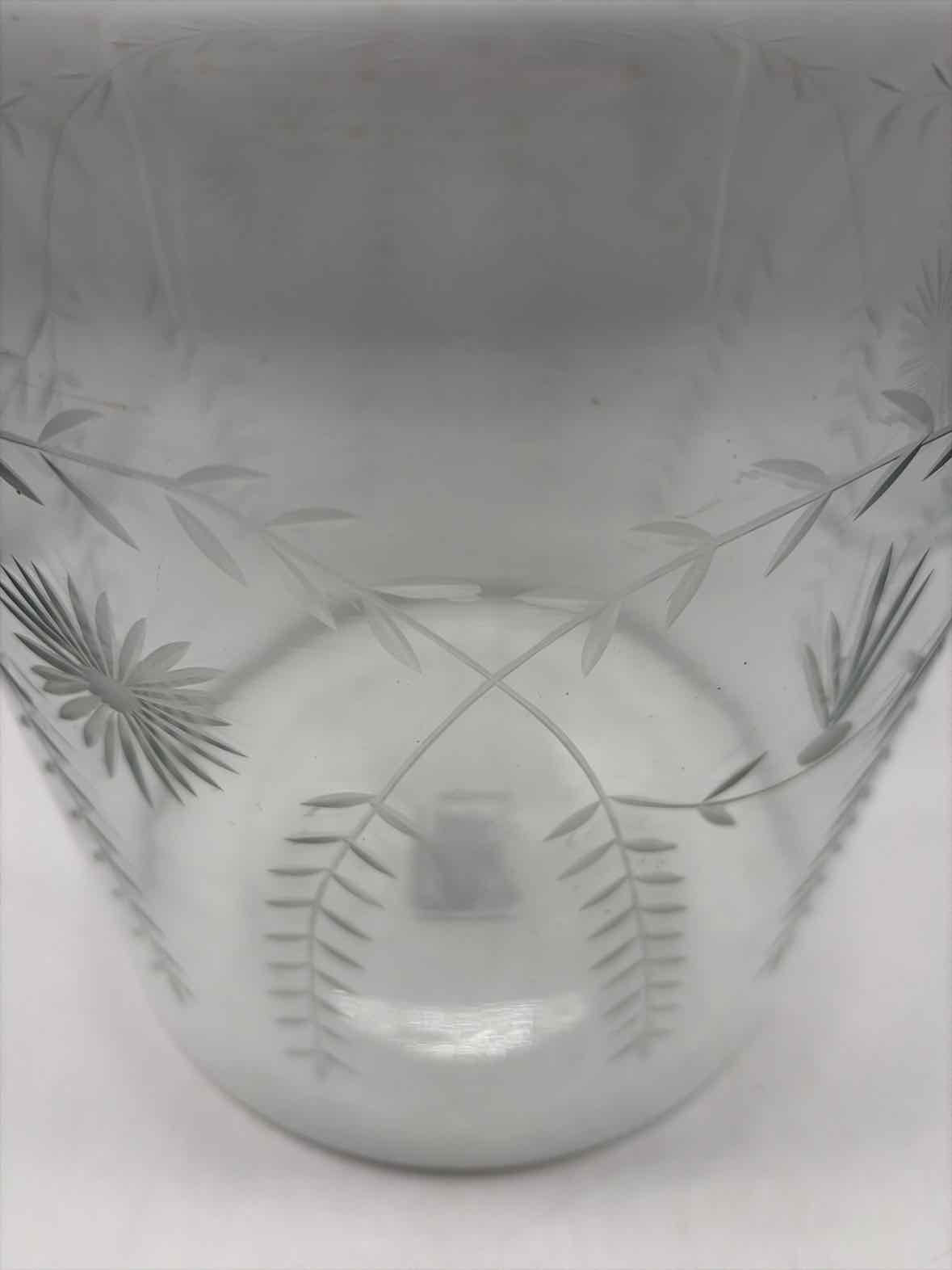 Clear Glass 7 1/4 qt Hand-Blown Glass Jar with Etched Botanicals | True Fashionistas.