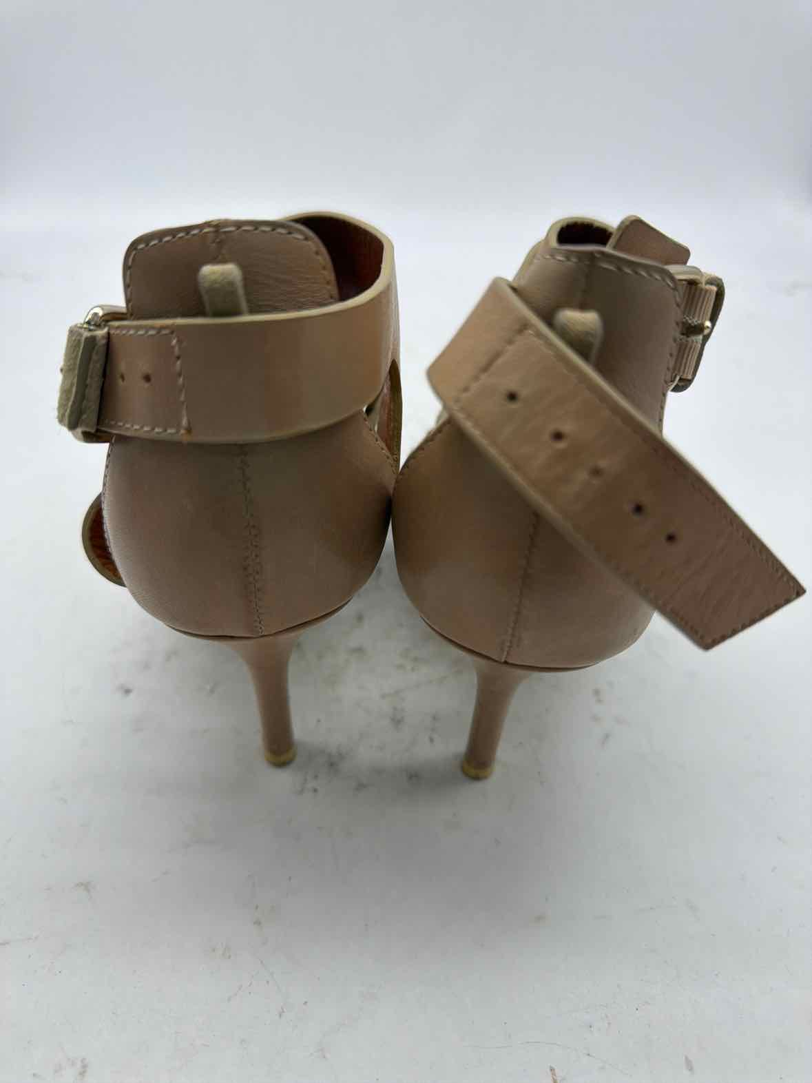 Pre-Owned Givenchy Tan Size 7 Strappy Heels | True Fashionistas.