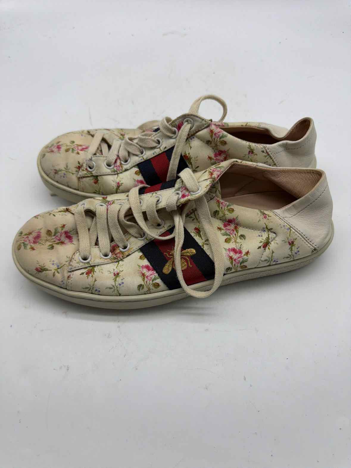 Pre-Owned Gucci White Size 38 Floral Canvas Athletic Shoes | True Fashionistas.