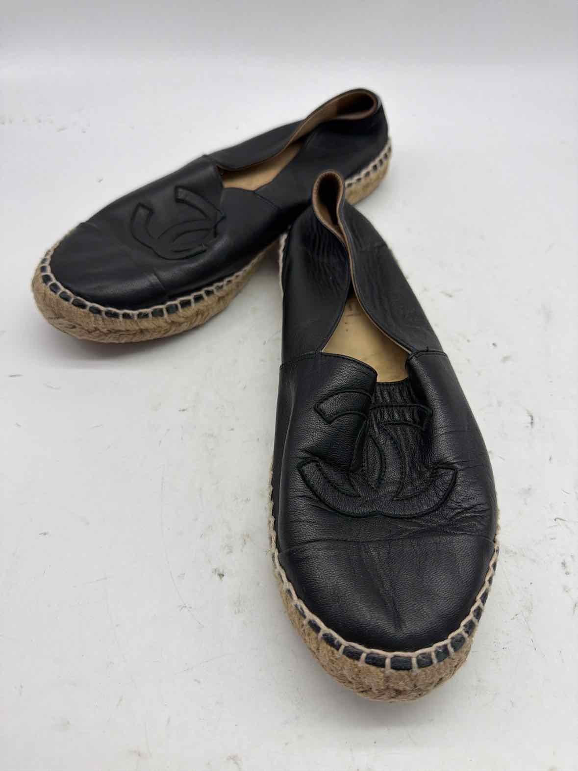 Pre-Owned Chanel Black Size 9 Leather Espadrille Flats | True Fashionistas.