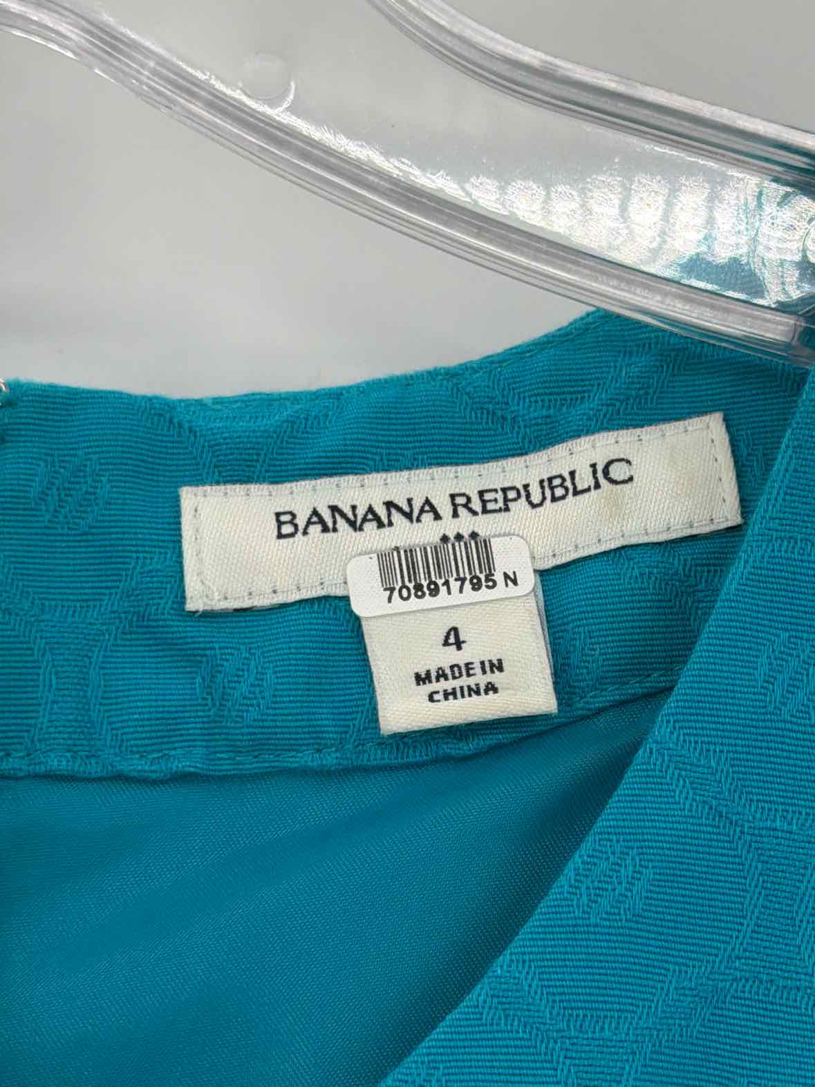 Pre-Owned Banana Republic Blue Size 4 Short Sleeveless Dress | True Fashionistas.