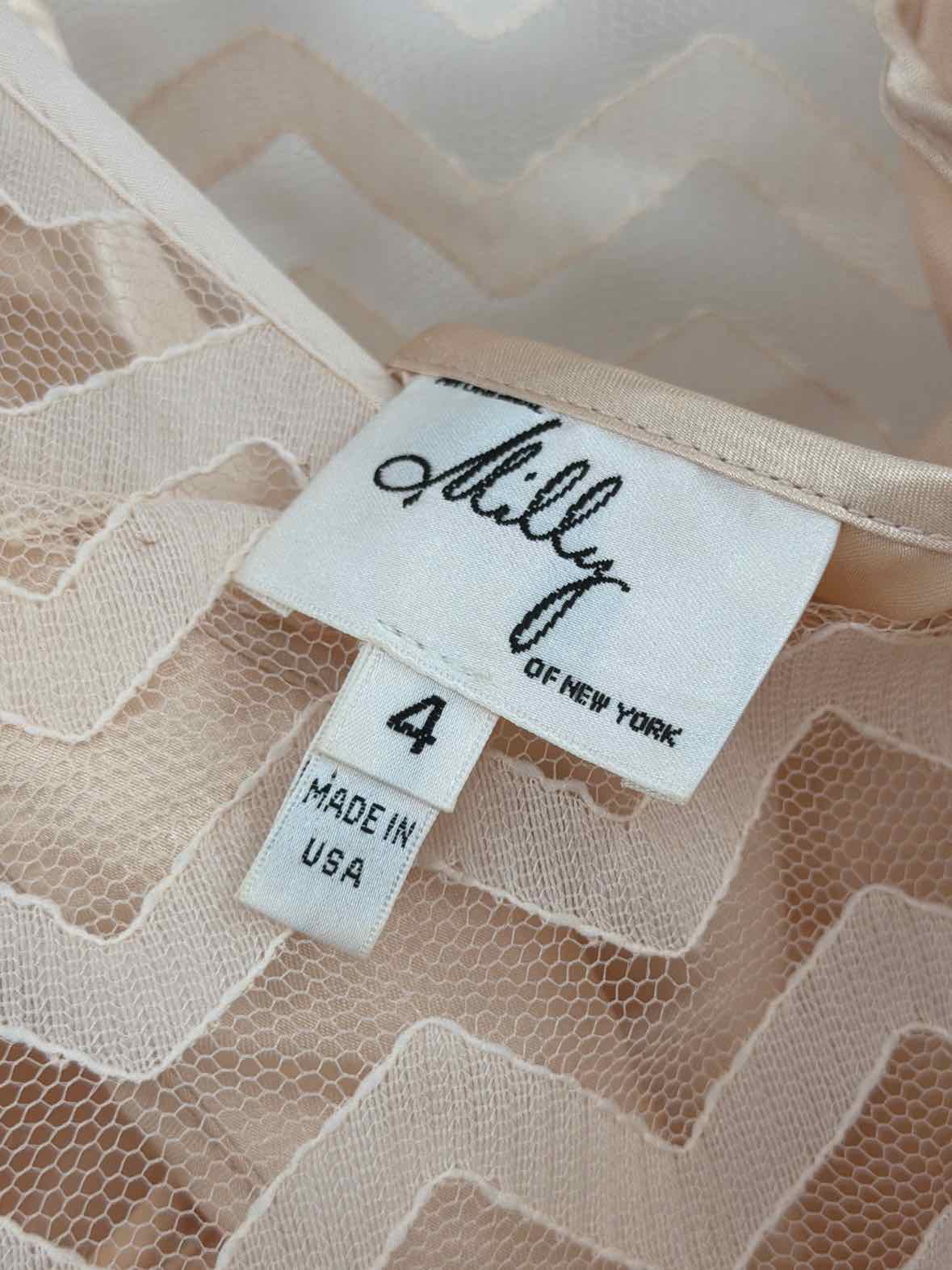 Pre-Owned Milly Ivory Size 4 Short Short Sleeve Dress | True Fashionistas.