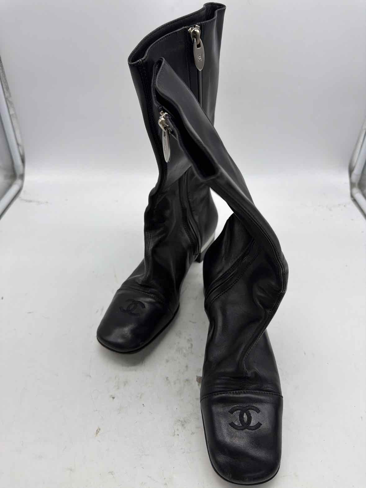 Pre-Owned Chanel Black Size 6.5 Leather Tall Boots | True Fashionistas.