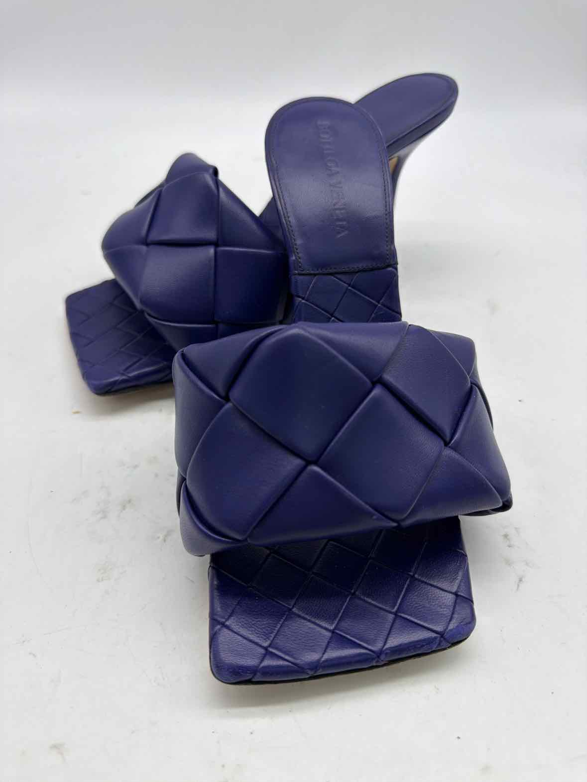 Pre-Owned Bottega Veneta Purple Size 36.5 Mule Heels | True Fashionistas.