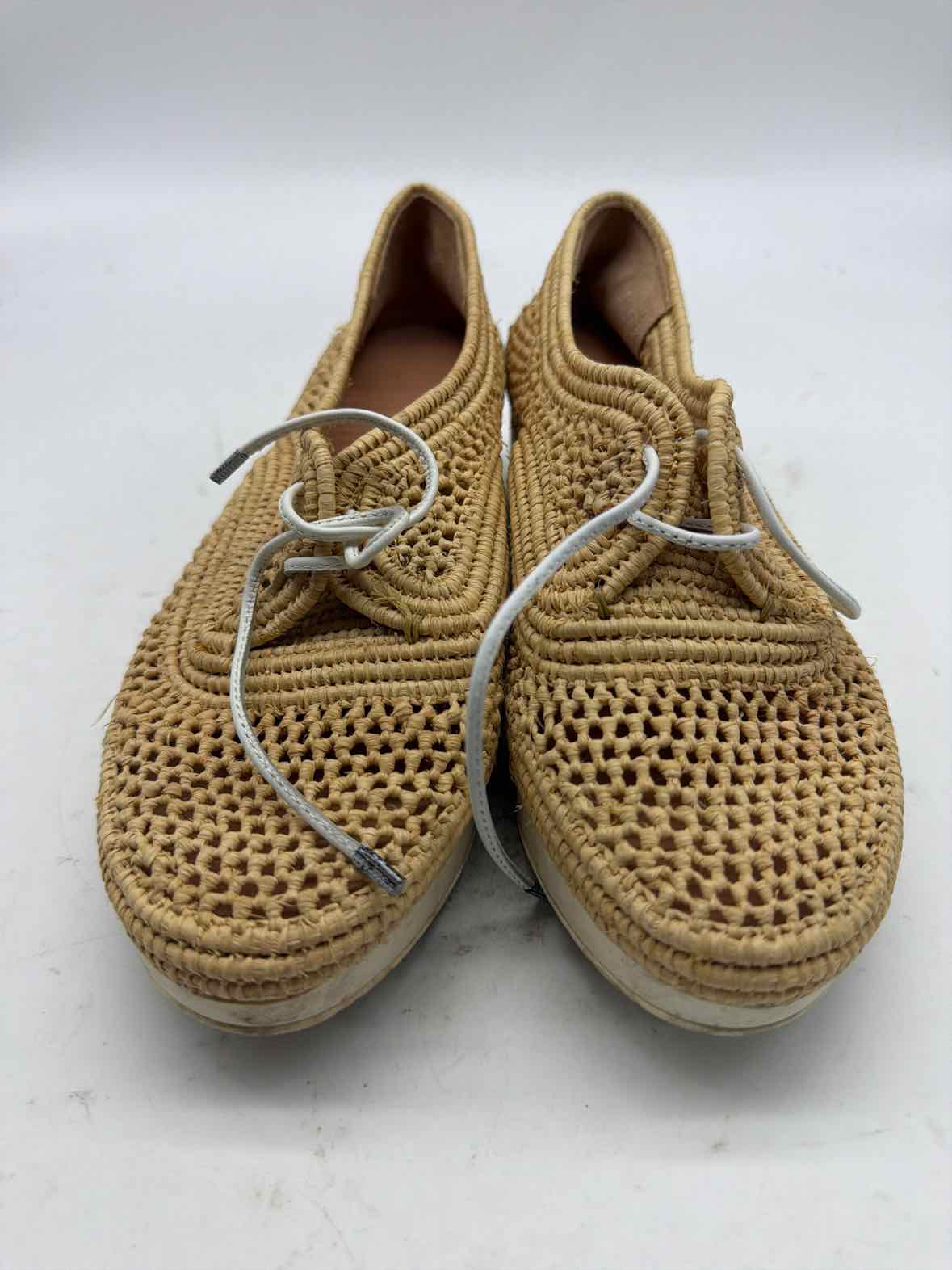 Pre-Owned Robert Clergerie Tan Size 6 Lace Up Flats | True Fashionistas.