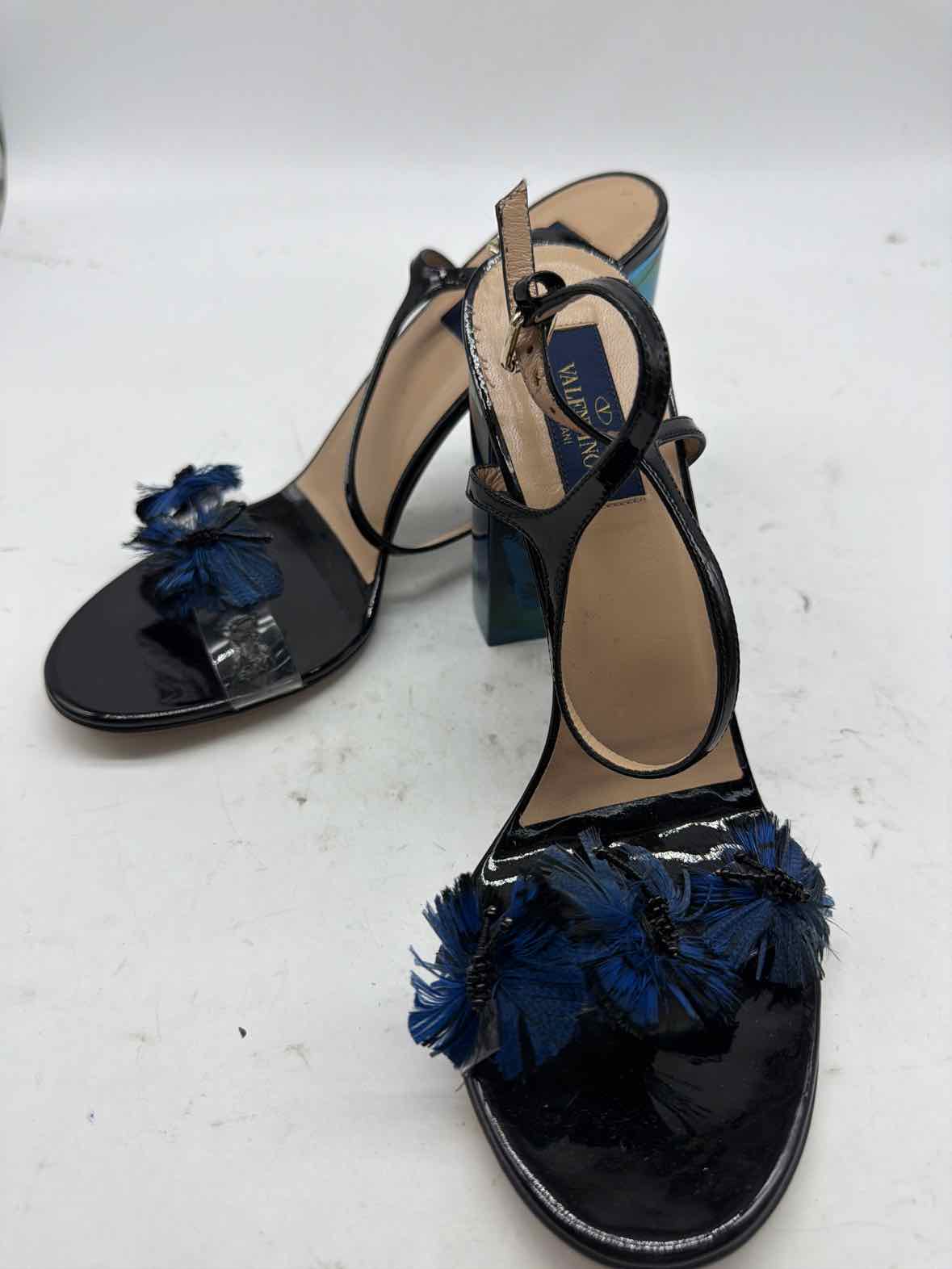 Pre-Owned Valentino Black Size 8.5 Patent Leather Strappy Heels | True Fashionistas.