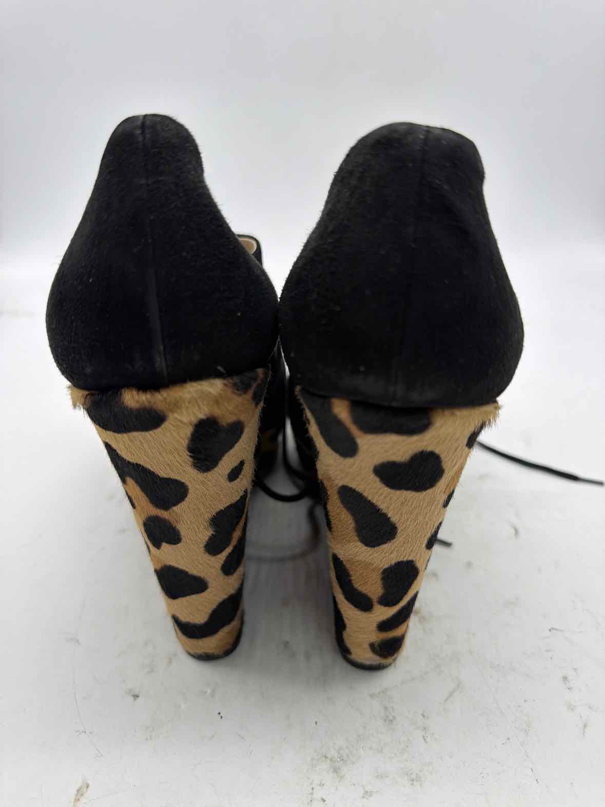 Pre-Owned Prada Black Size 8.5 Wedge Heels | True Fashionistas.