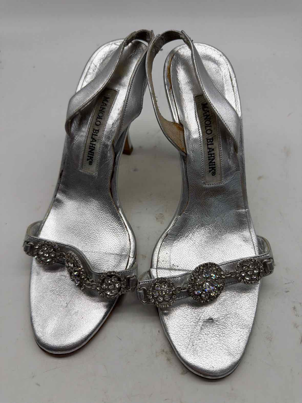 Pre-Owned Manolo Blahnik Silver Size 6.5 Strappy Heels | True Fashionistas.
