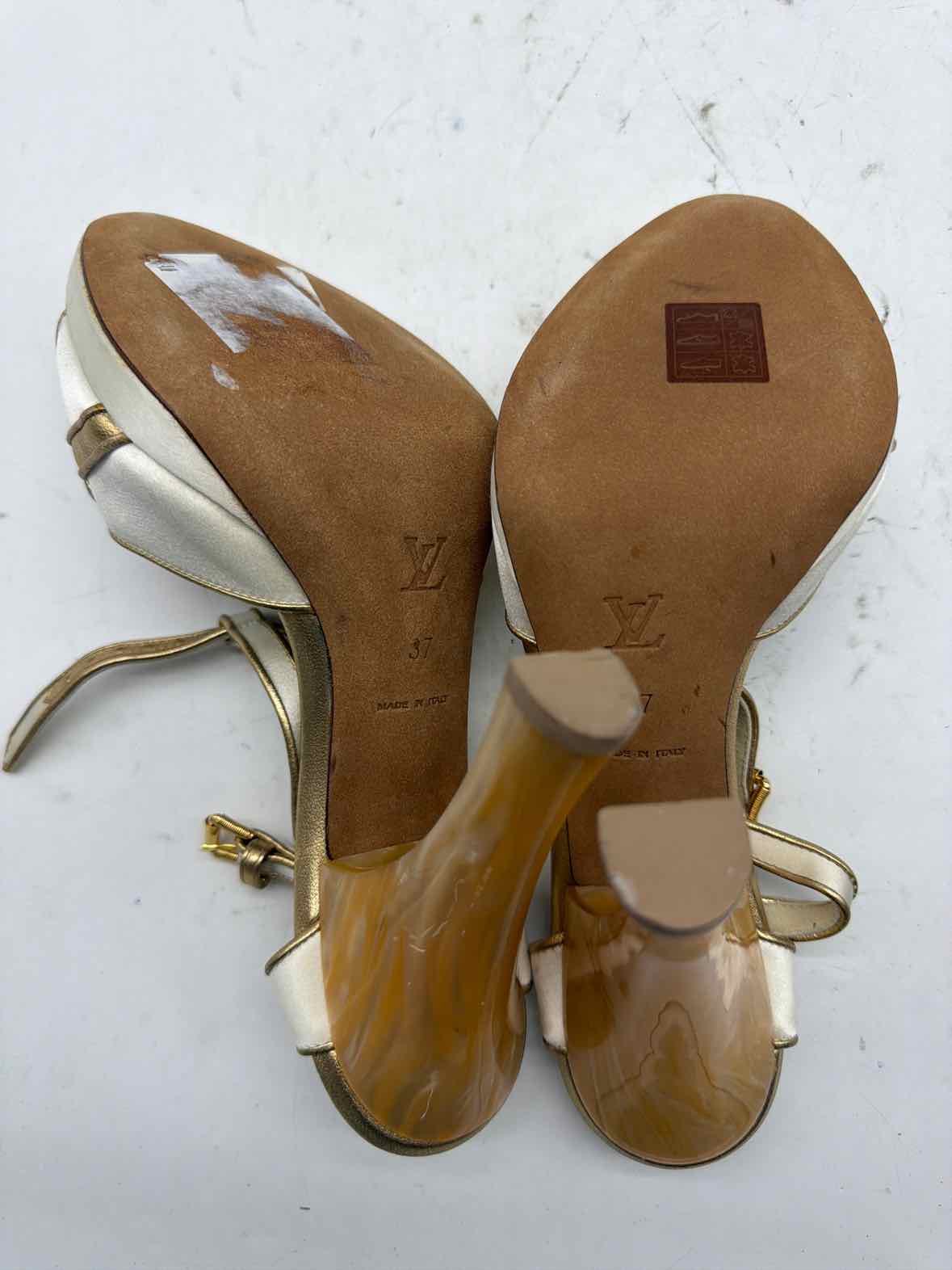 Pre-Owned Louis Vuitton White Size 7 Strappy Strappy Heels | True Fashionistas.