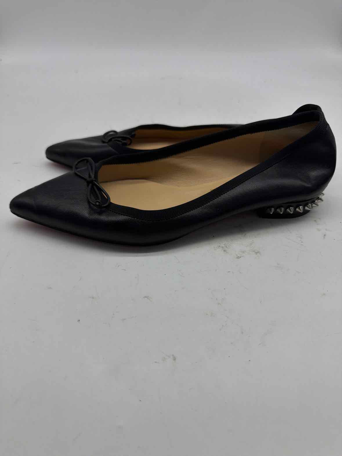 Pre-Owned Christian Louboutin Black Size 36 Slip On Flats | True Fashionistas.