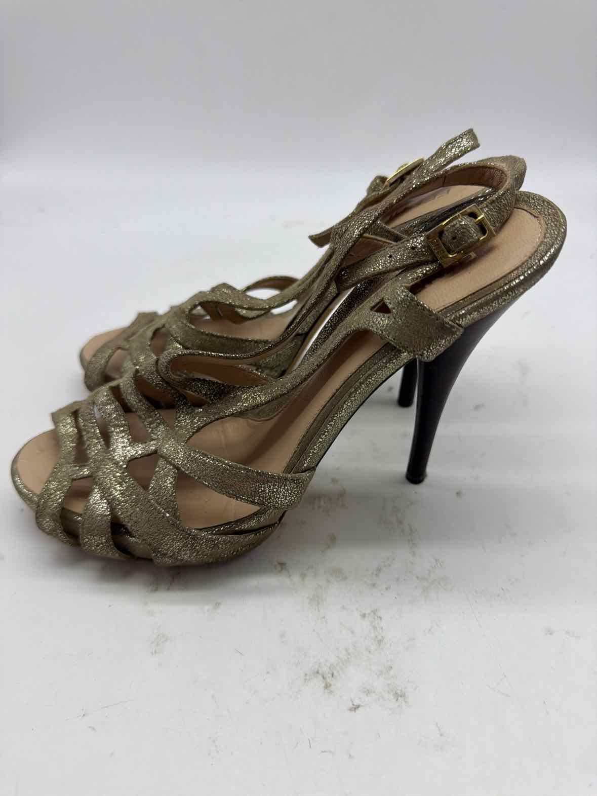 Pre-Owned Fendi Gold Size 8 Strappy Heels | True Fashionistas.