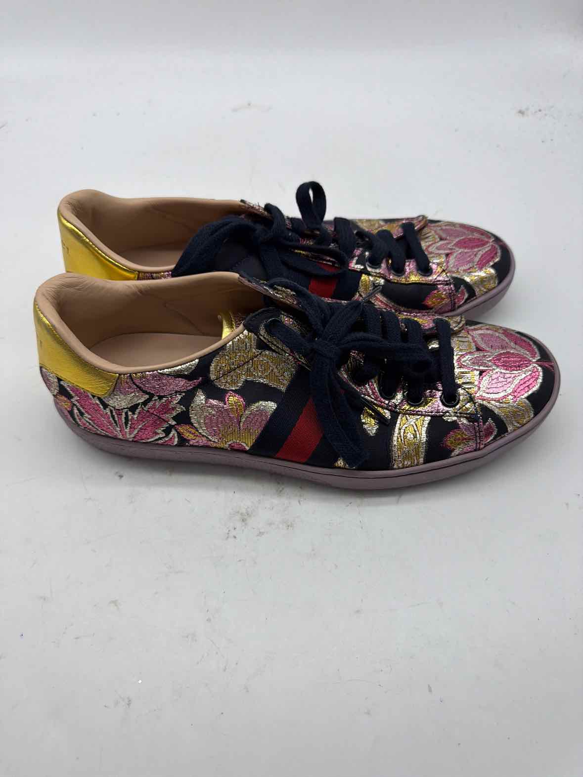Pre-Owned Gucci Navy Size 9 Ace Athletic Shoes | True Fashionistas.
