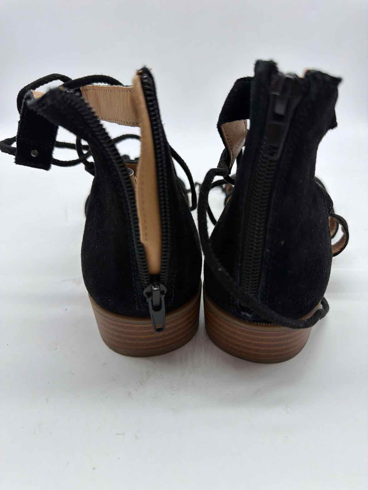 Pre-Owned Crown Vintage Black Size 8.5 Caged Sandals | True Fashionistas.