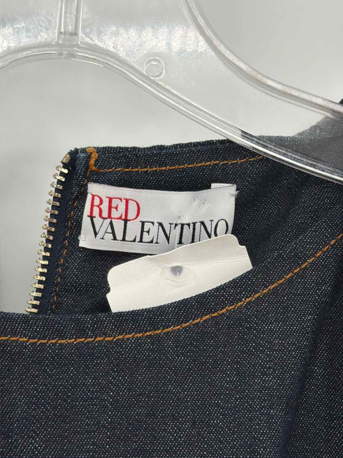 Pre-Owned Red Valentino Blue Size 40/6 Denim Short Sleeveless Dress | True Fashionistas.