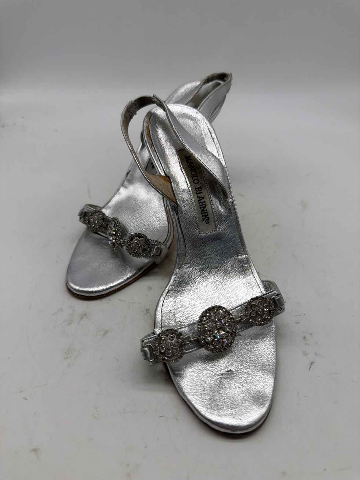 Pre-Owned Manolo Blahnik Silver Size 6.5 Strappy Heels | True Fashionistas.
