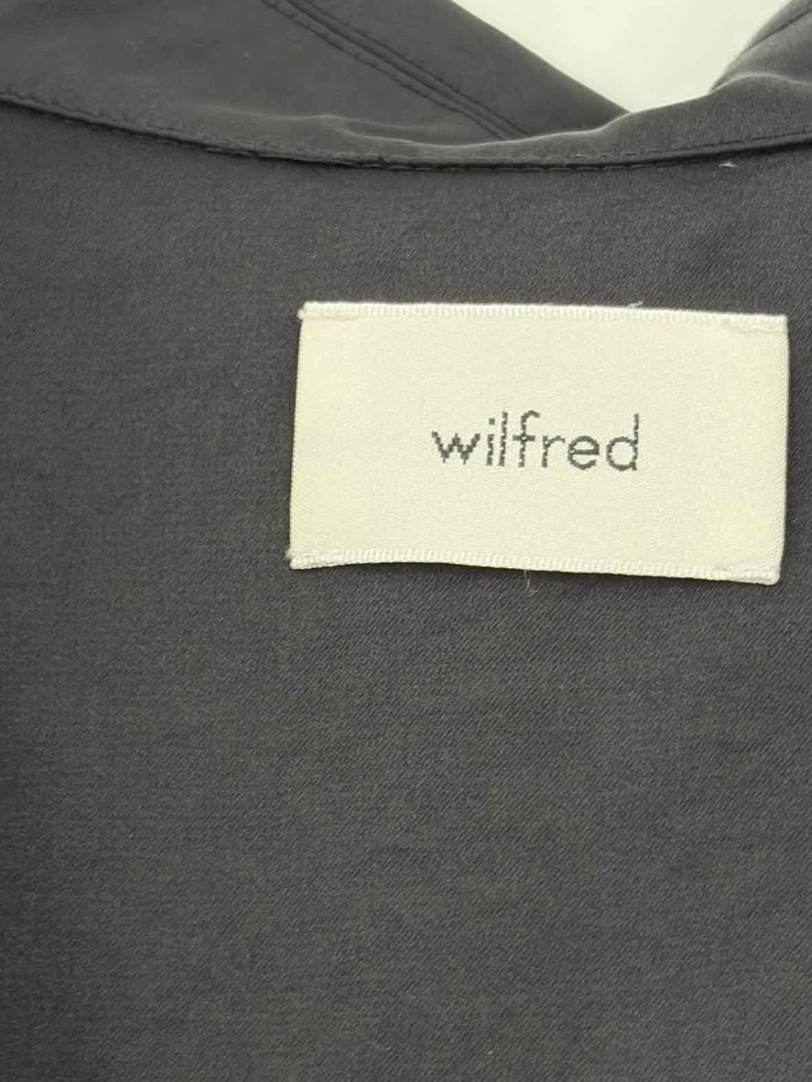 Pre-Owned Wilfred Black Size Medium Button Down | True Fashionistas.