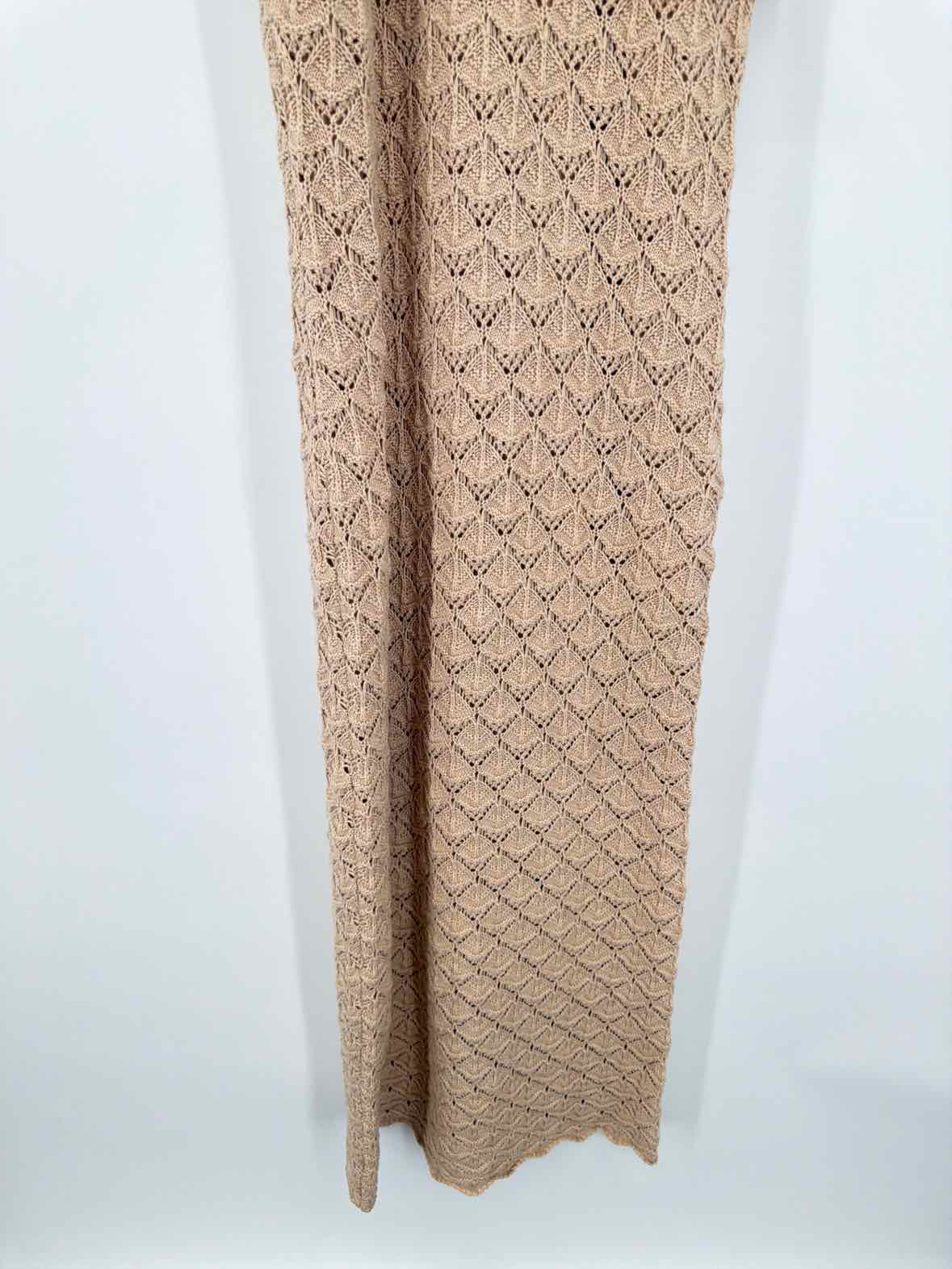 Pre-Owned Alice + Olivia Tan Size Medium Knit Long Sleeveless Dress | True Fashionistas.
