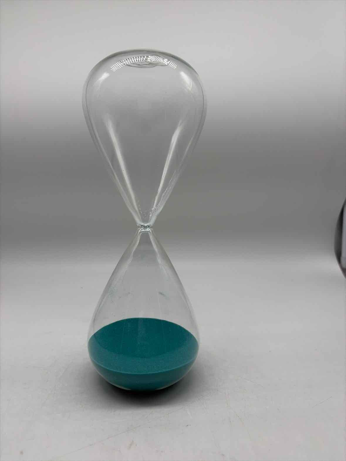 Pre-Owned Teal Glass Decorative Accessory | True Fashionistas.