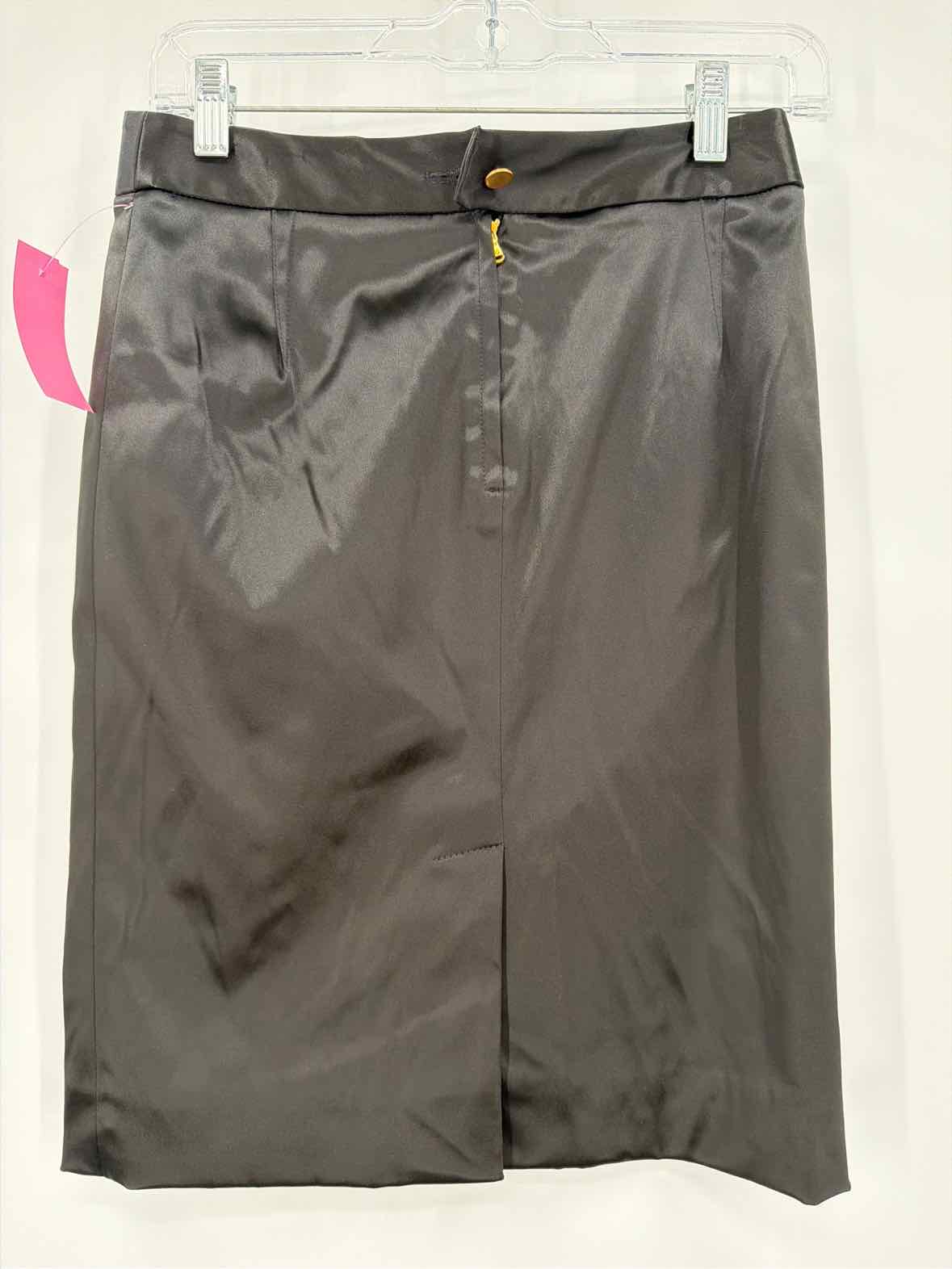 Pre-Owned Dolce & Gabbana Black Size 38 Pencil Skirt | True Fashionistas.