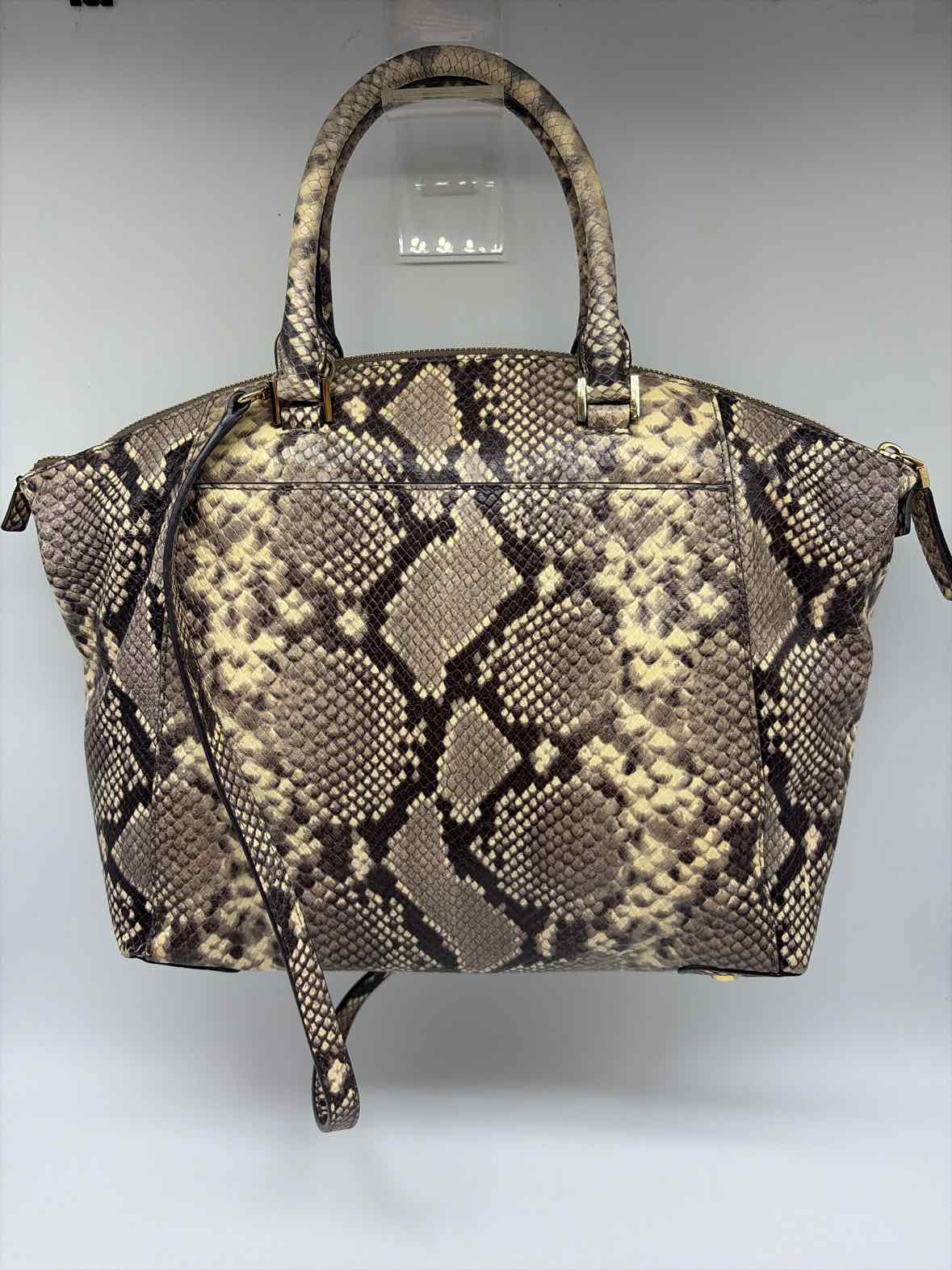 Pre-Owned MICHAEL Michael Kors Grey Crossbody Crossbody | True Fashionistas.