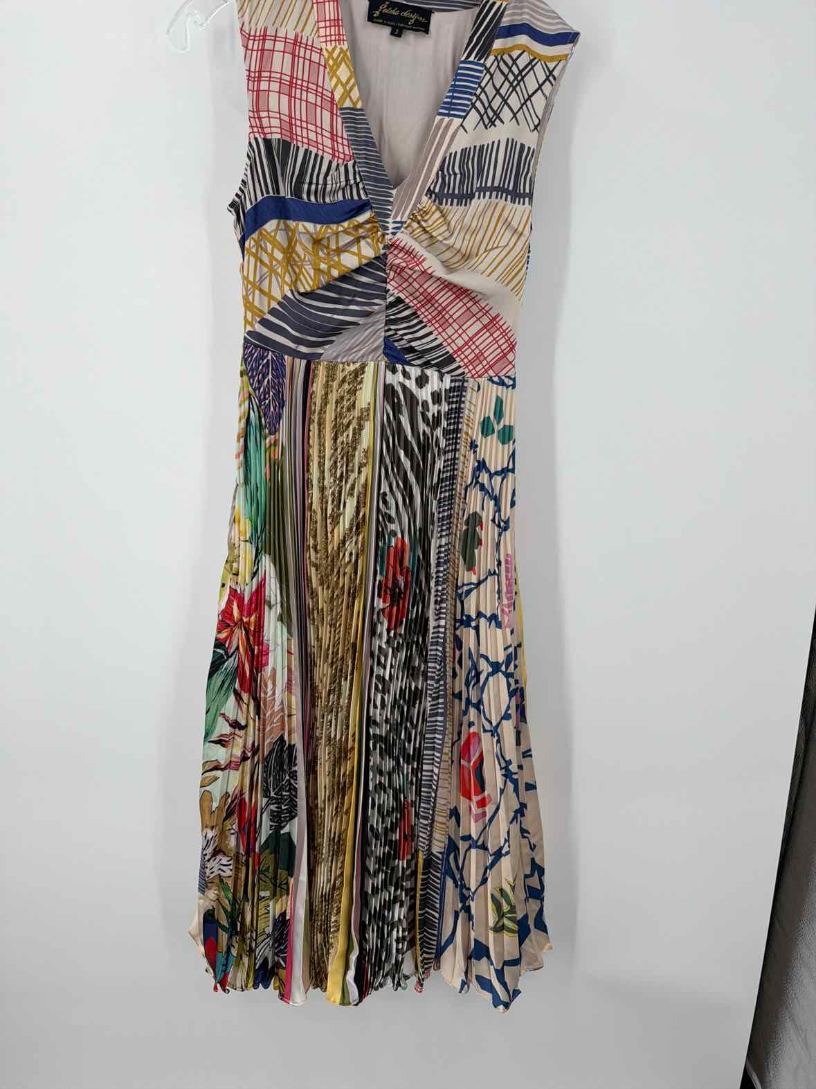Pre-Owned Eisha Designs Grey Size 2 Midi Sleeveless Dress | True Fashionistas.