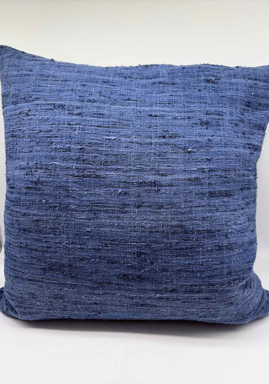 Navy Velvet & Linen Pillow | True Fashionistas.