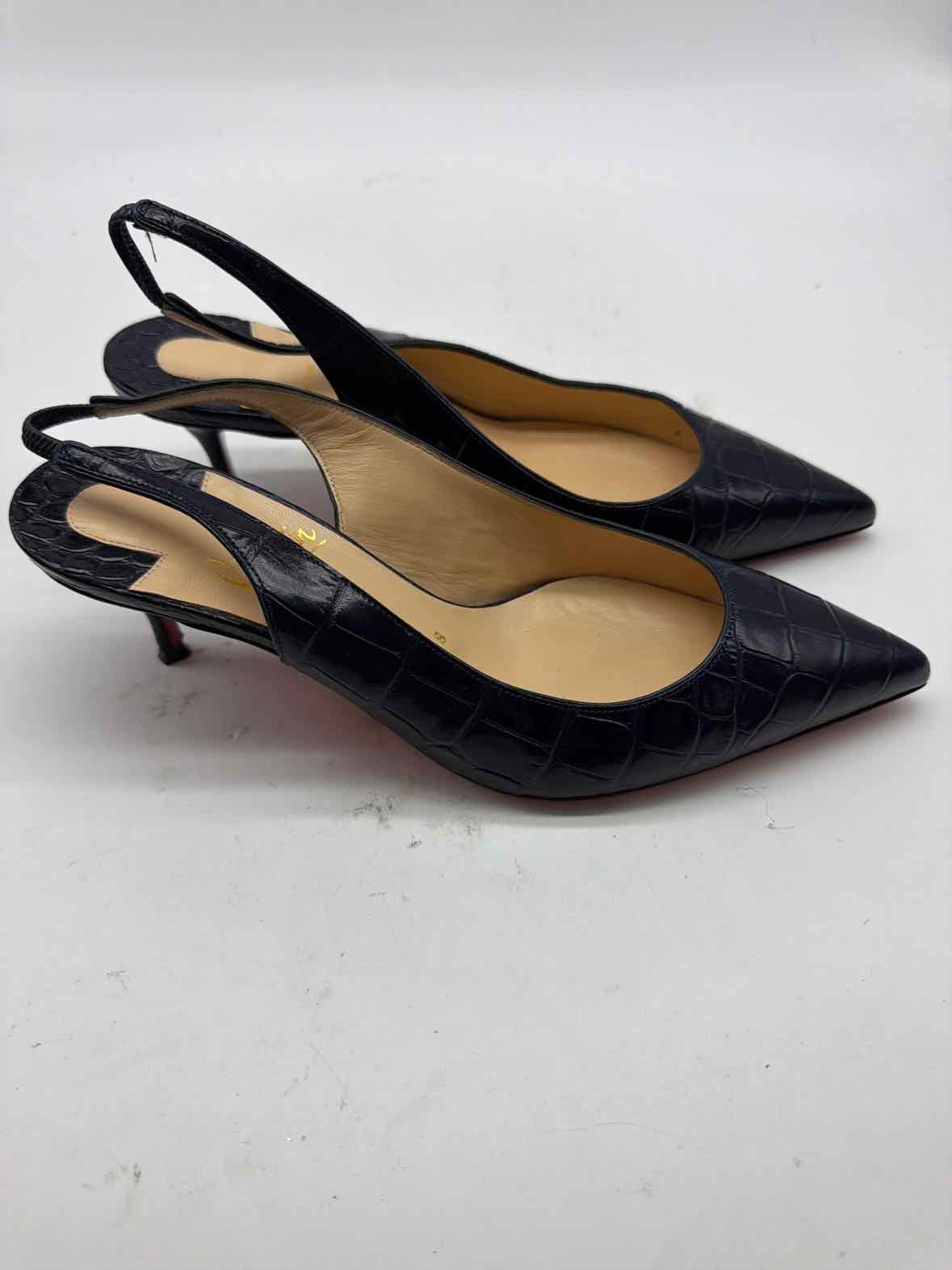 Pre-Owned Christian Louboutin Navy Size 36 Slingback Heels | True Fashionistas.