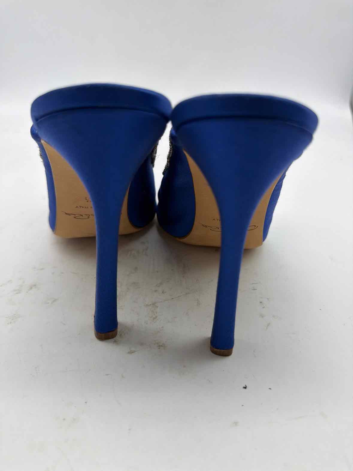 Pre-Owned Oscar de la Renta Blue Size 40.5 Mule Heels | True Fashionistas.