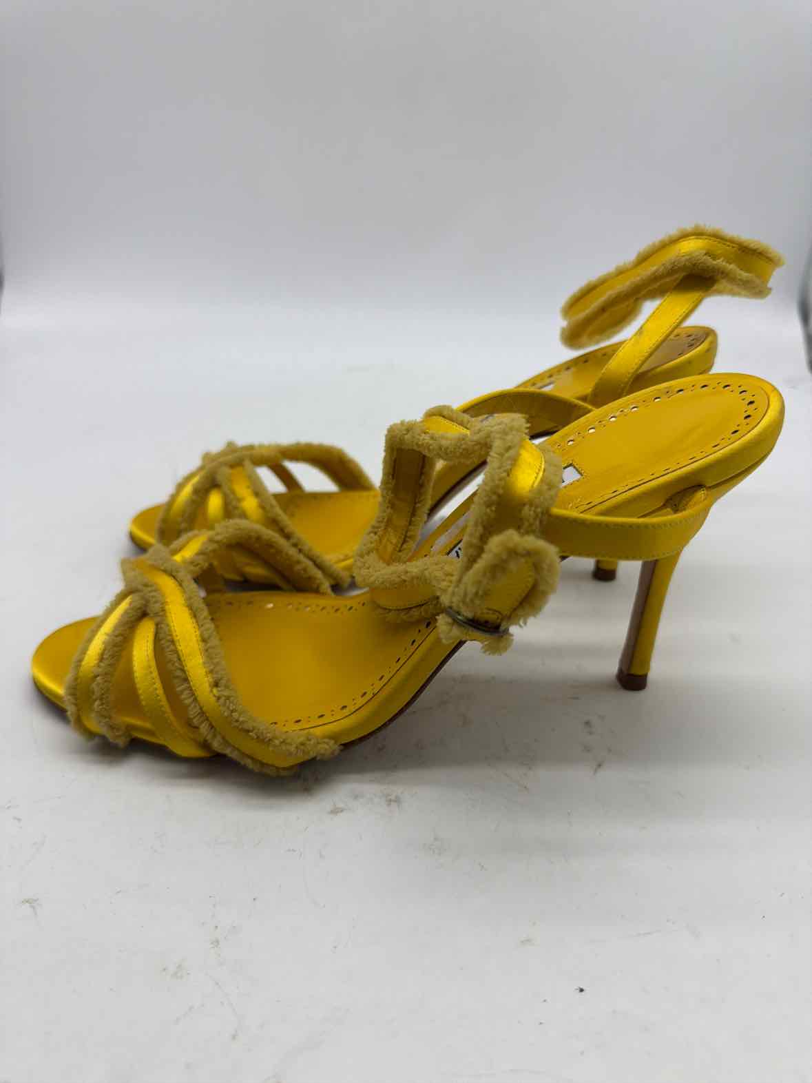 Pre-Owned Manolo Blahnik Yellow Size 38.5 Strappy Heels | True Fashionistas.
