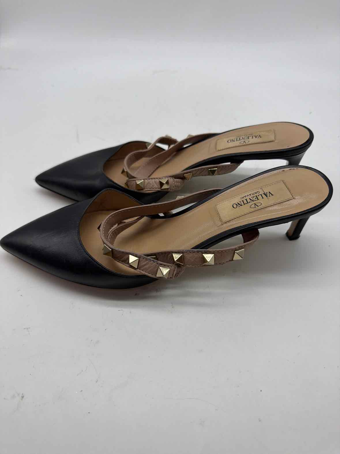 Pre-Owned Valentino Black Size 36 Rockstud Mule Heels | True Fashionistas.