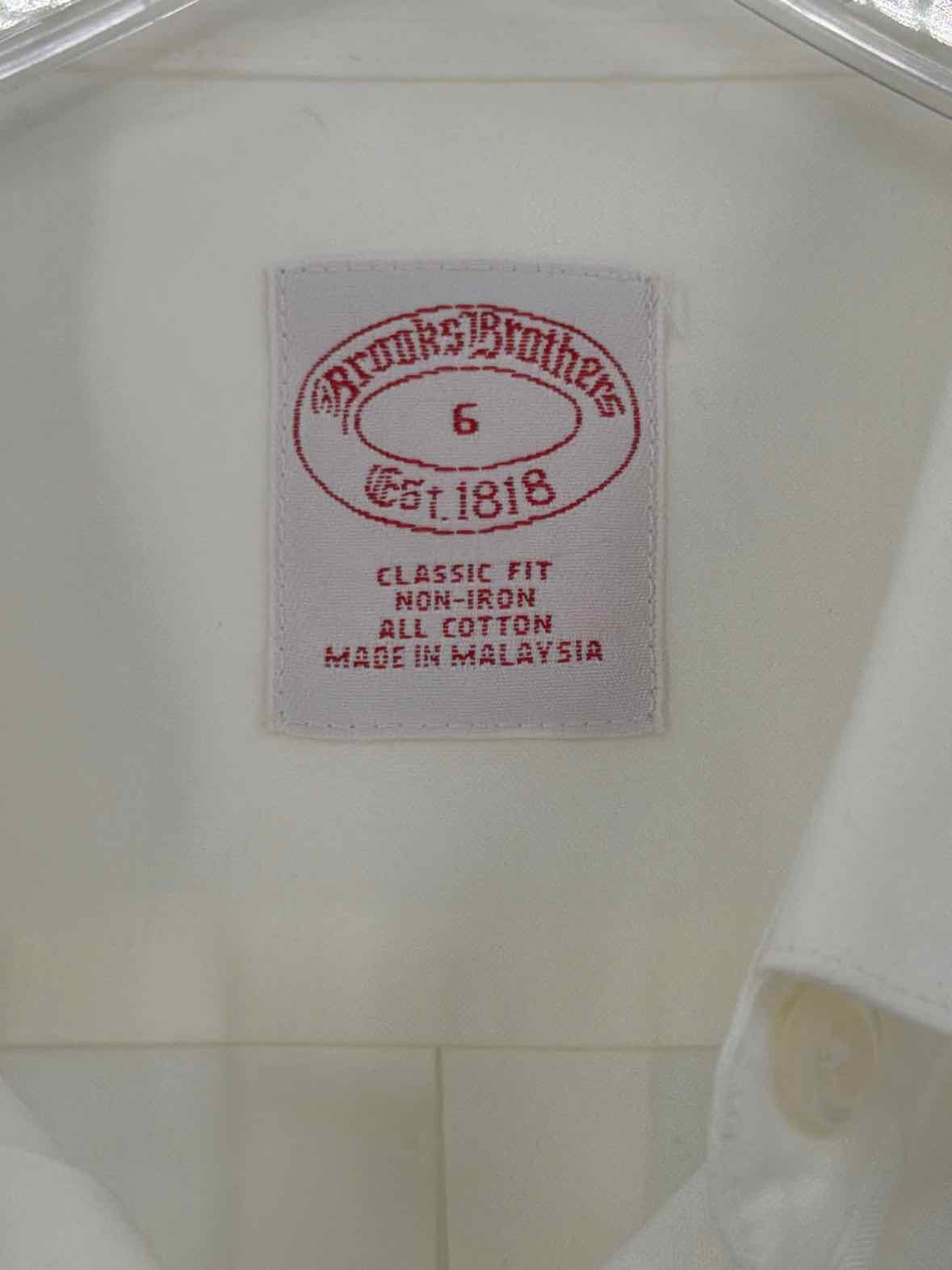 Pre-Owned Brooks Brothers White Size 6 Button Down | True Fashionistas.