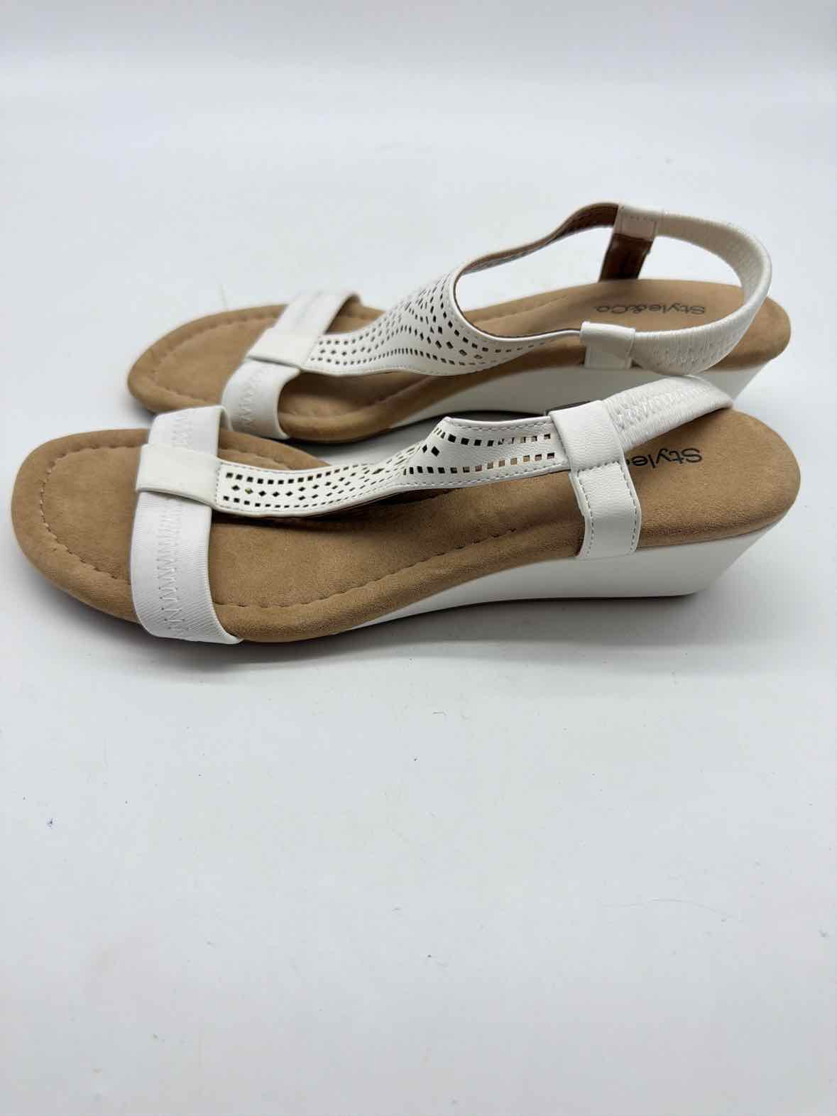 Pre-Owned Style & Co White Size 7 Wedge Heels | True Fashionistas.