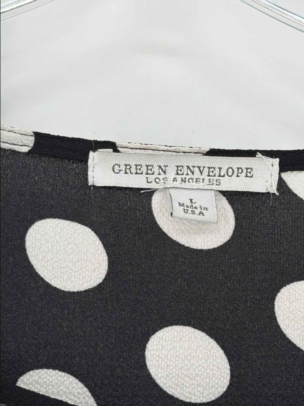 Pre-Owned Green Envelope Black Size Large Blouse | True Fashionistas.