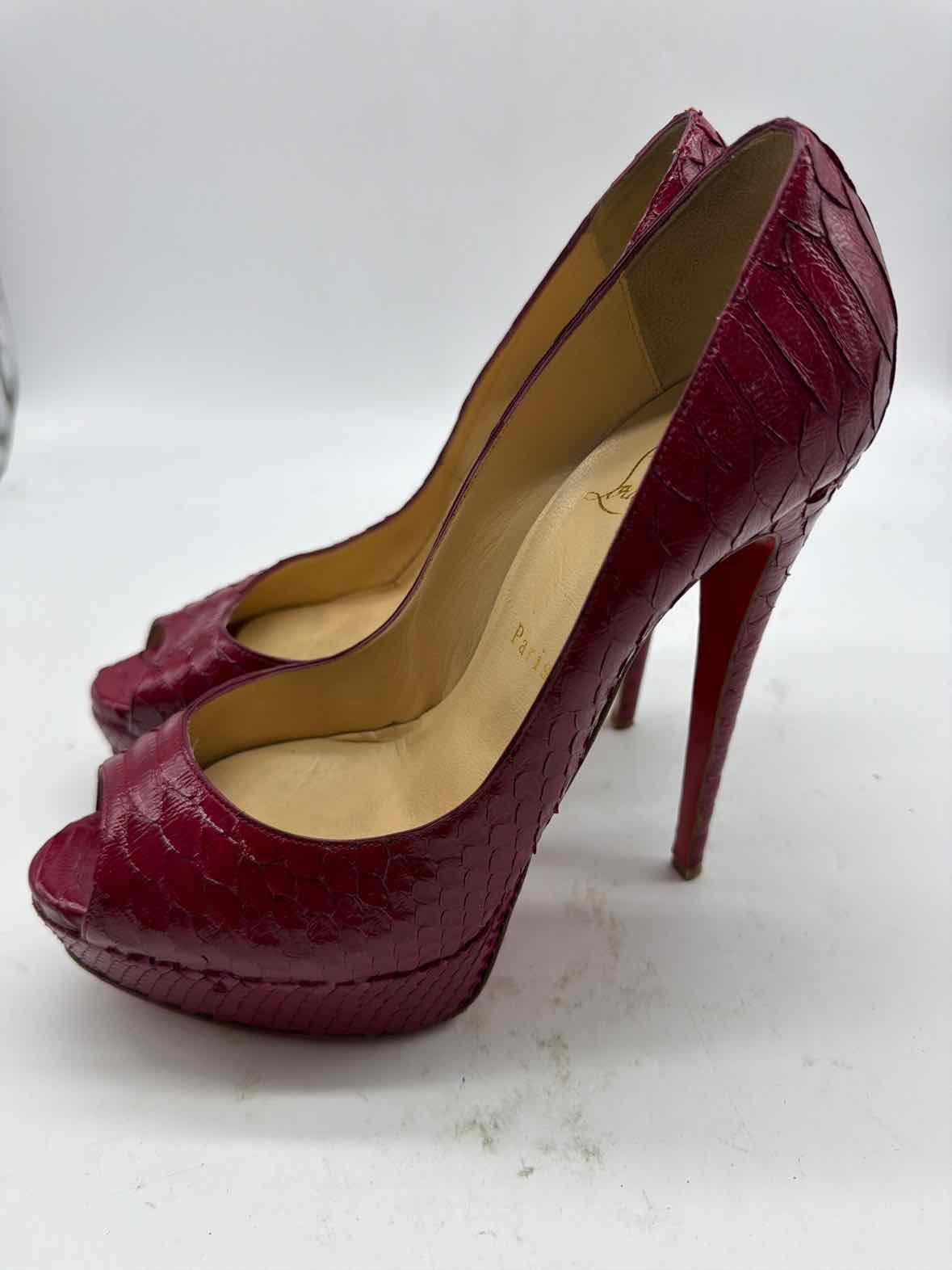 Pre-Owned Christian Louboutin Red Size 9.5 Stiletto Heels | True Fashionistas.