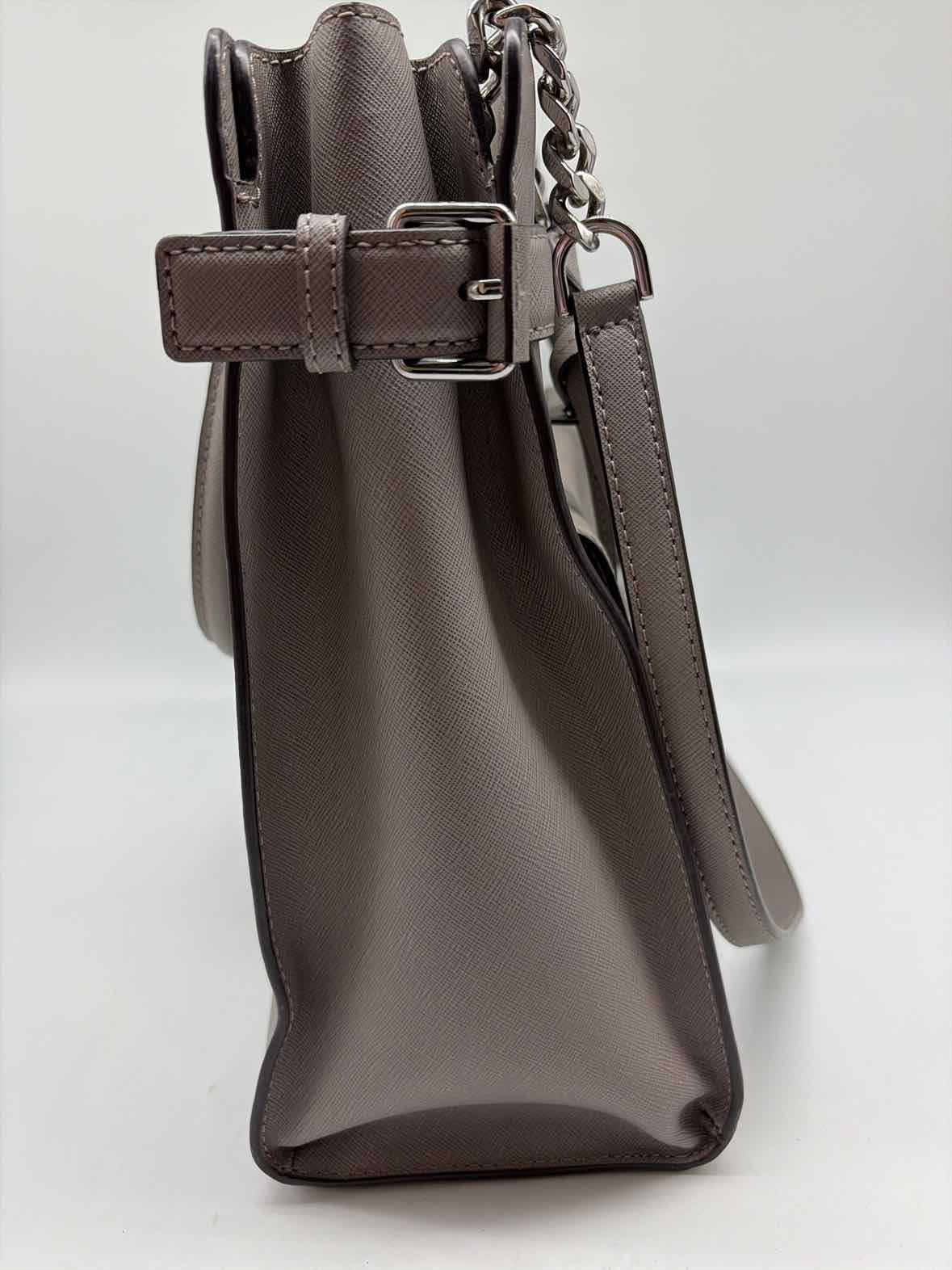 Pre-Owned MICHAEL Michael Kors Grey Shoulder Bag Shoulder Bag | True Fashionistas.