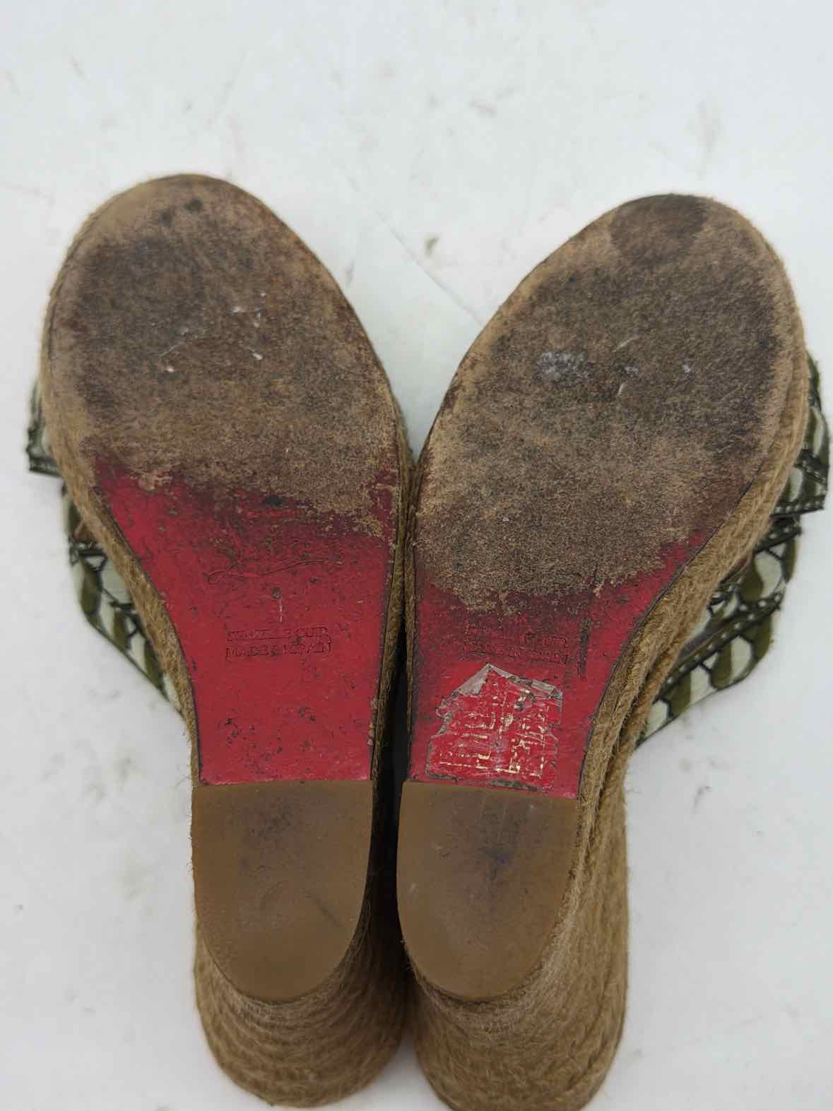 Pre-Owned Christian Louboutin Green Size 36 Wedge Heels | True Fashionistas.
