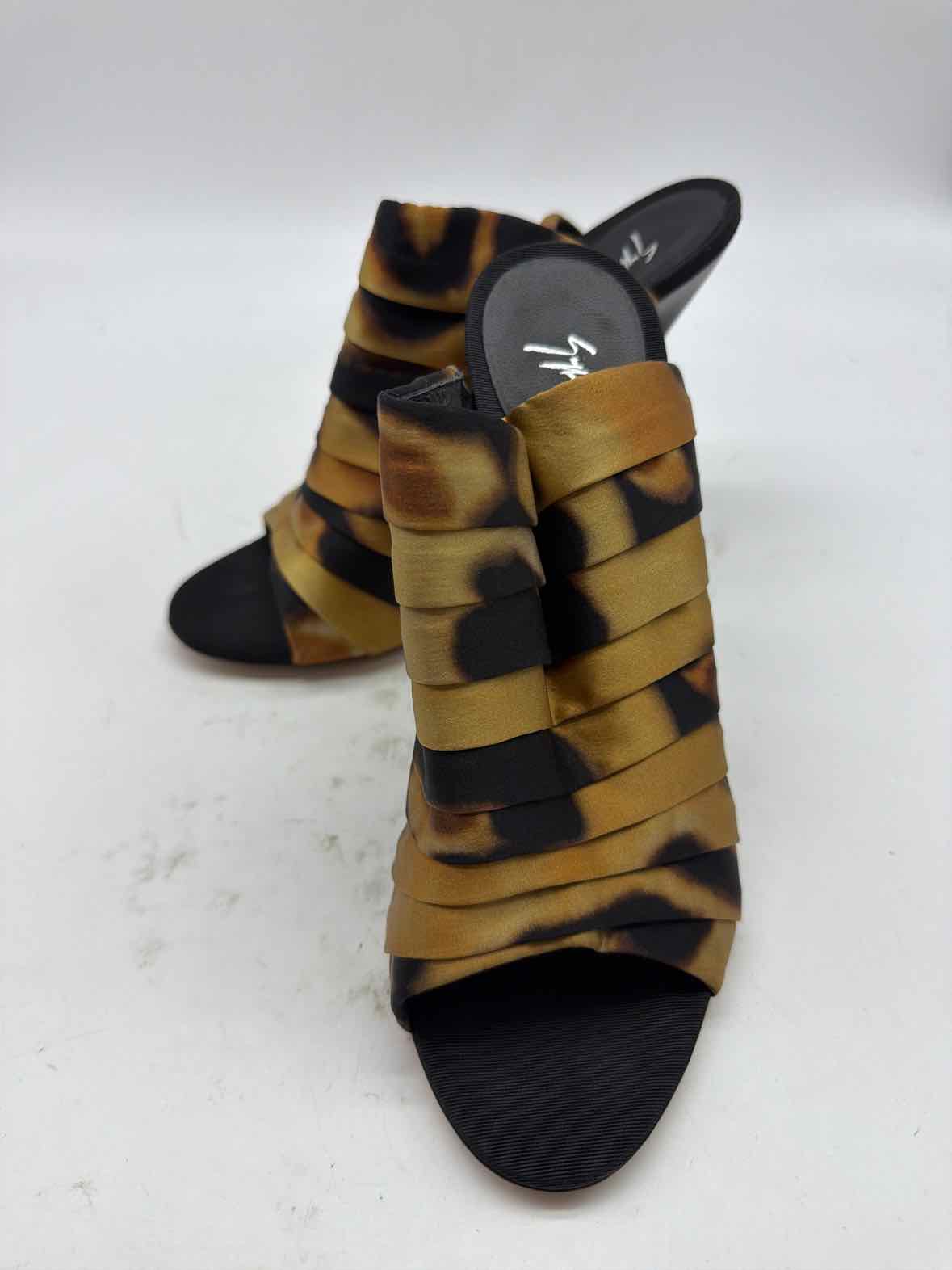 Pre-Owned Giuseppe Zanotti Tan Size 8 Caged Heels | True Fashionistas.