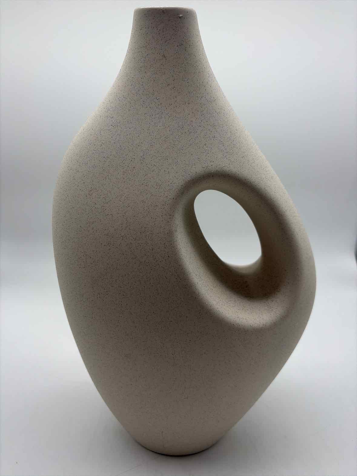 Sand Ceramic Vase | True Fashionistas.