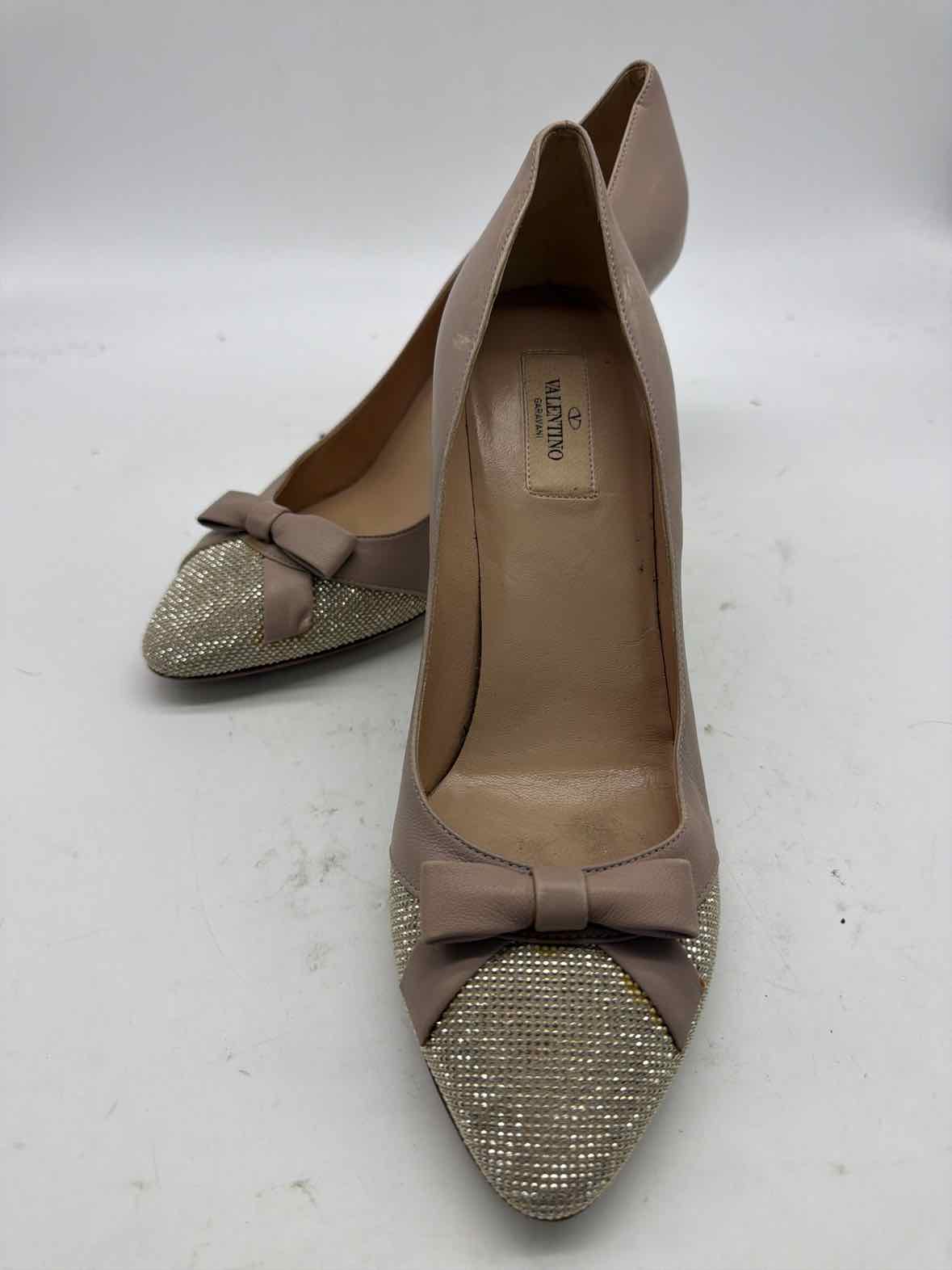 Pre-Owned Valentino Tan Size 11 Pump Heels | True Fashionistas.