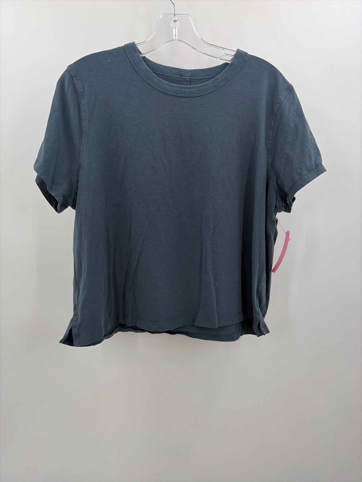 Lululemon Blue Size 10 Athletic Tee | True Fashionistas.