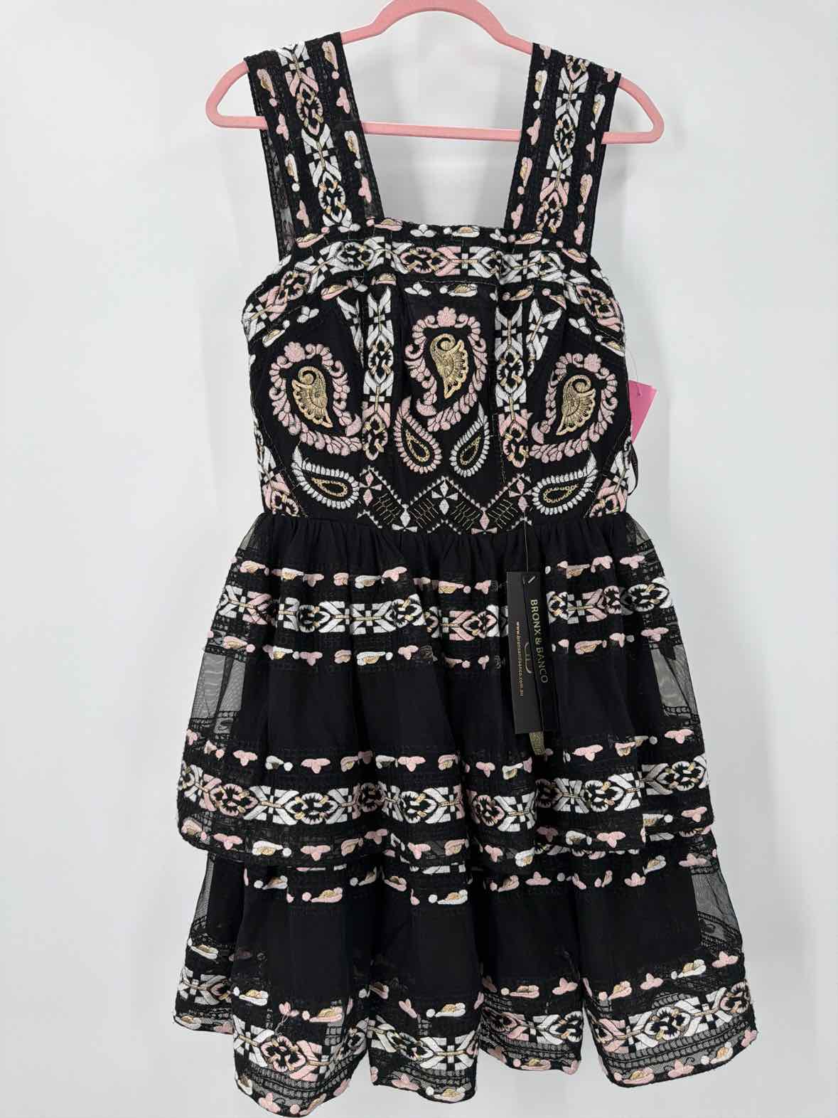 Pre-Owned Bronx & Banco Black Size XL Cocktail Short Evening Gown | True Fashionistas.