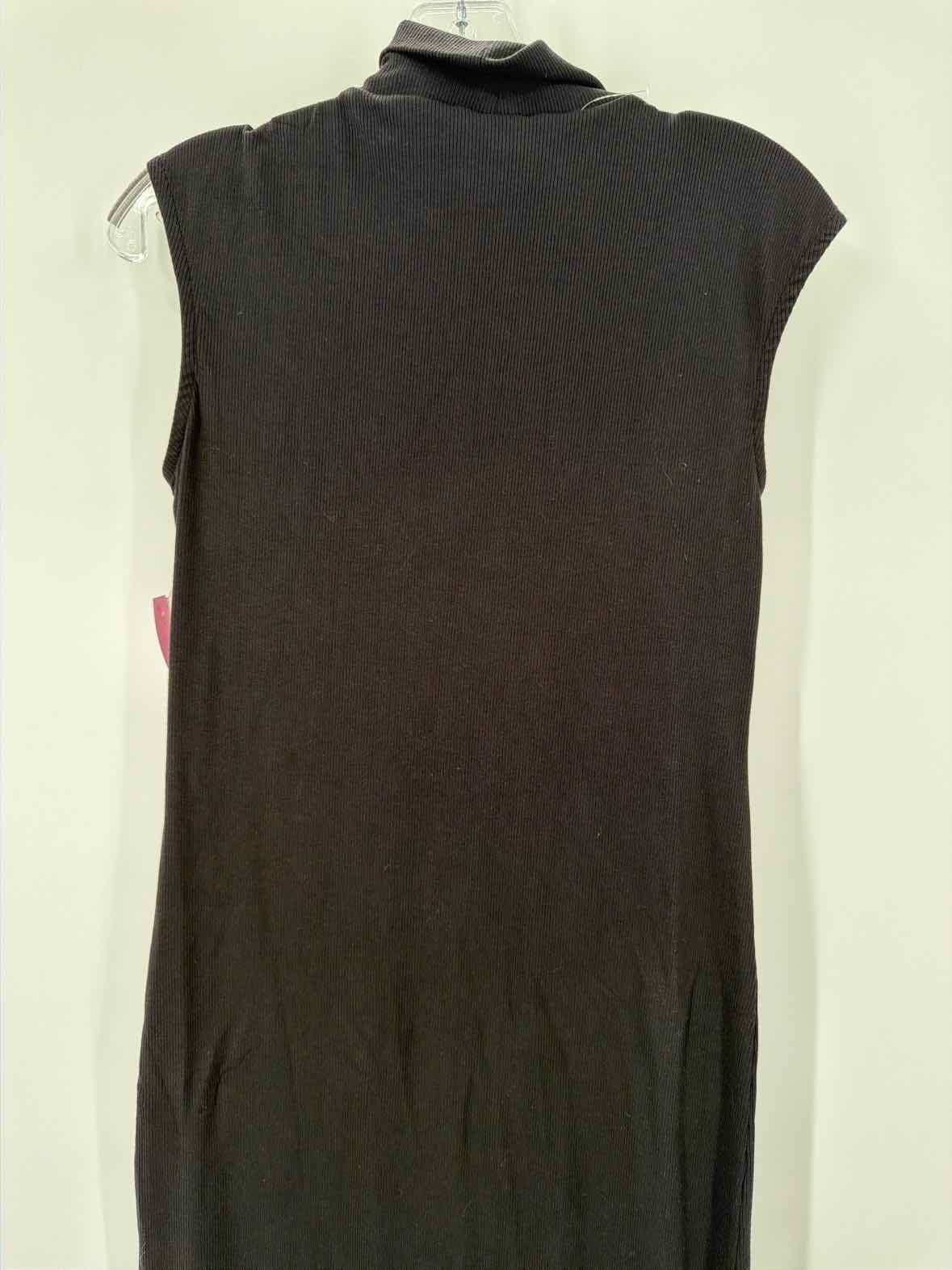 Pre-Owned House Of Harlow Black Size Medium Long Sleeveless Dress | True Fashionistas.
