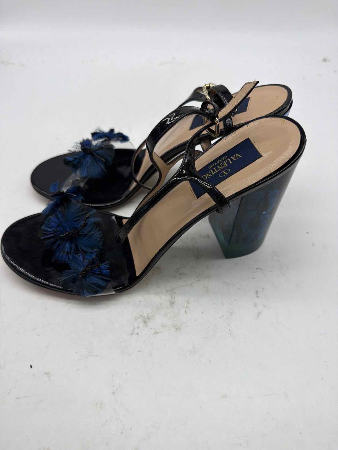 Pre-Owned Valentino Black Size 8.5 Patent Leather Strappy Heels | True Fashionistas.
