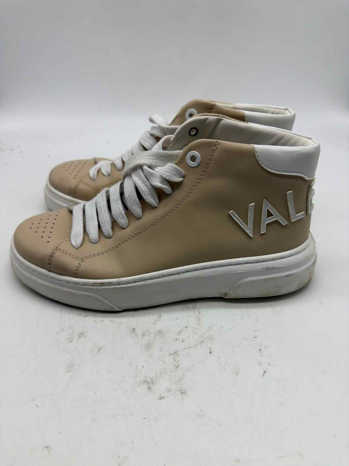 Pre-Owned Valentino By Mario Valentino Tan Size 9 High Top Athletic Shoes | True Fashionistas.