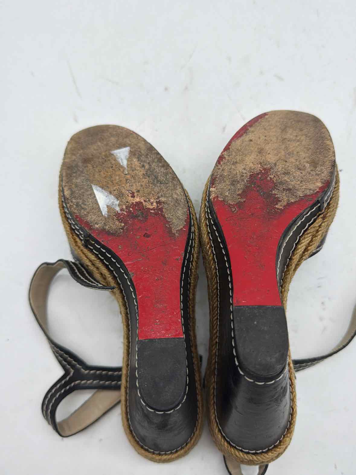 Pre-Owned Christian Louboutin Black Size 5.5 Wedge Heels | True Fashionistas.