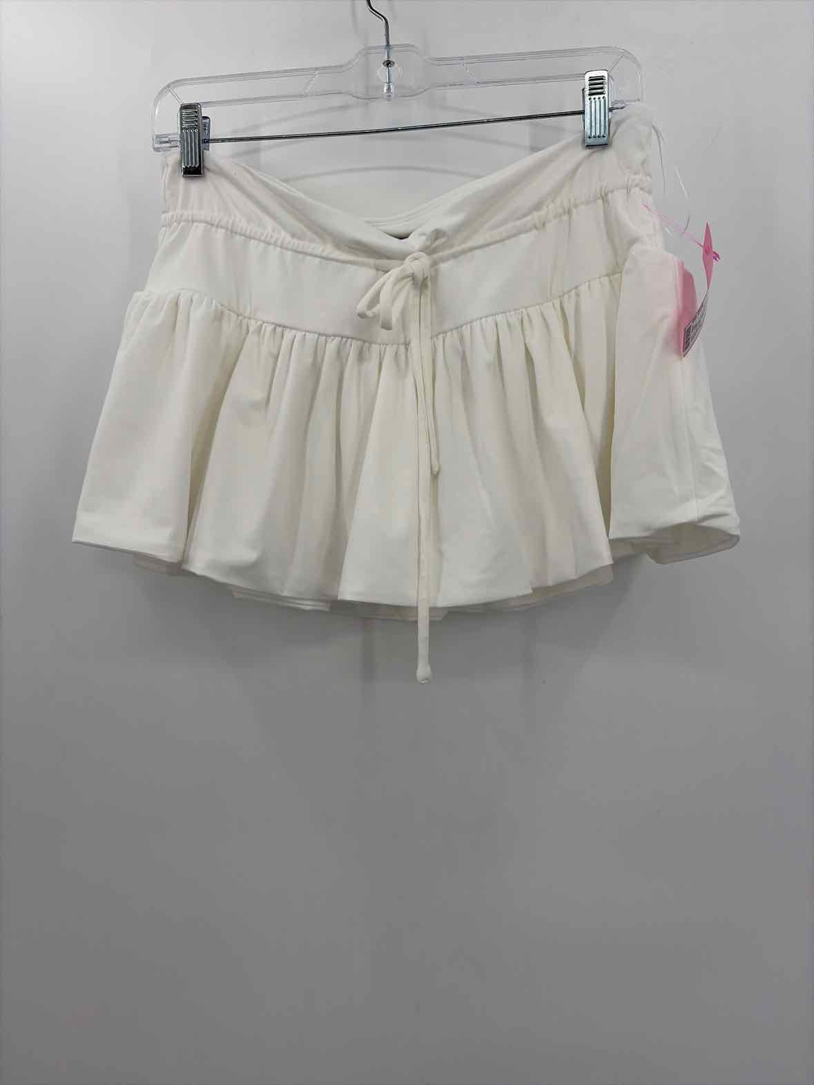 Pre-Owned Meet Me There White Size M/L Skort Mini Skirt | True Fashionistas.