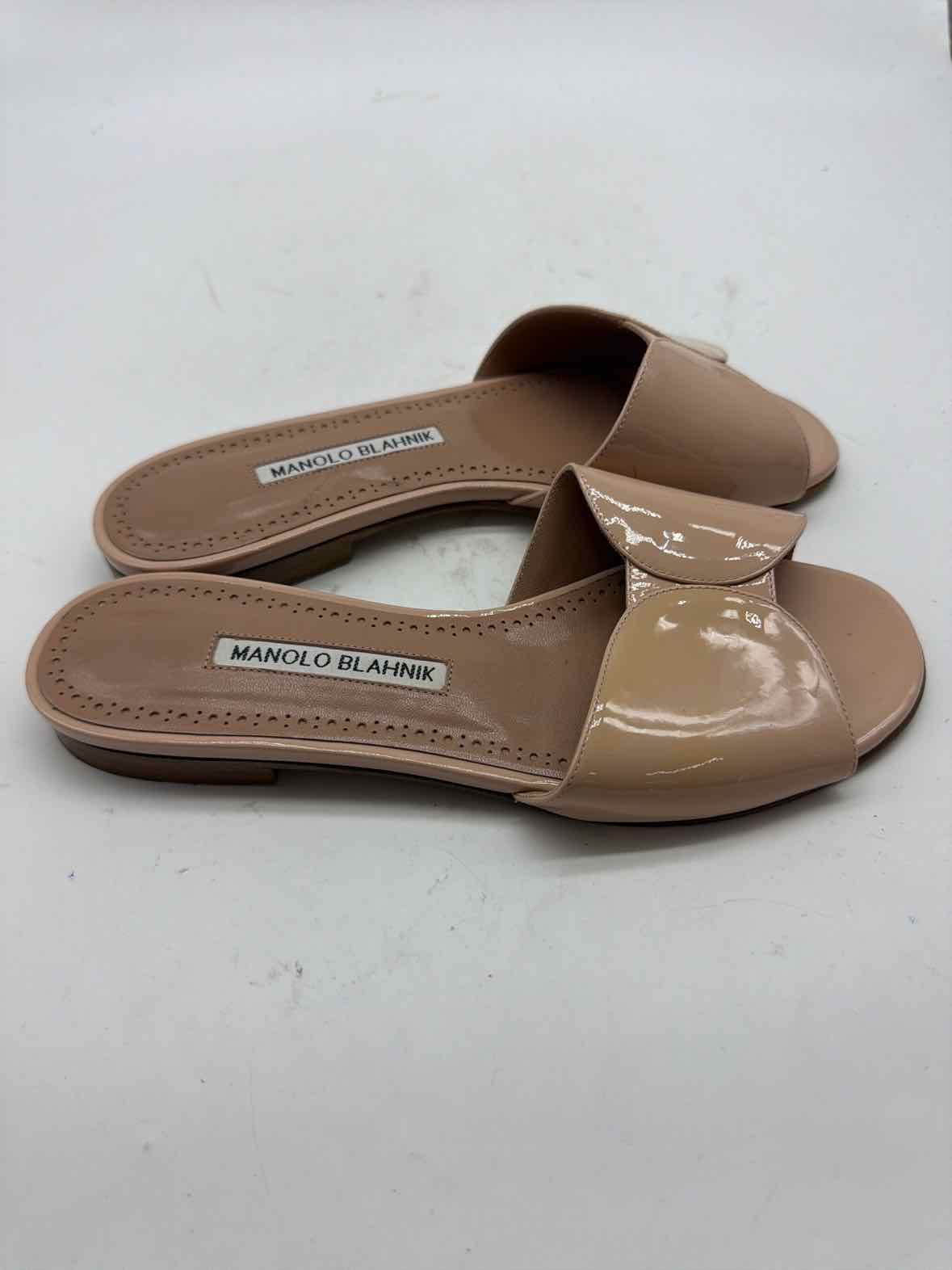 Pre-Owned Manolo Blahnik Tan Size 36 Mule Sandals | True Fashionistas.