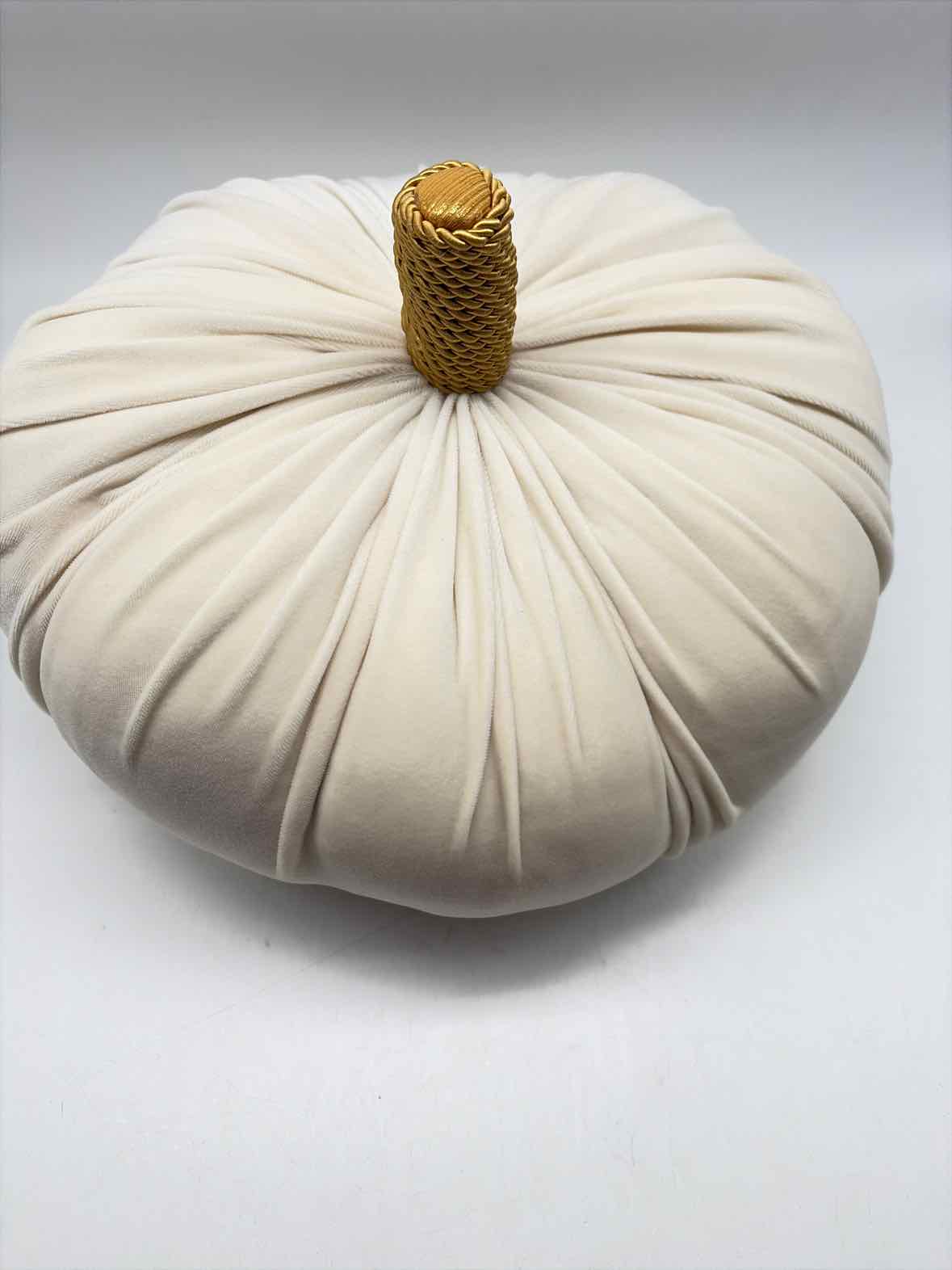 Beige Halloween Pumkin | True Fashionistas.